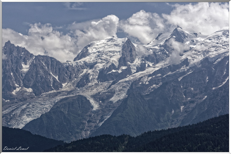 Vue de la chaîne du Mont-Blanc du plateau d'Assy