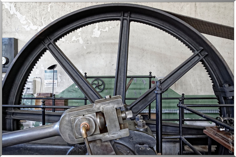 Machine-vapeur-Farcot-1907-volant-biele-1
