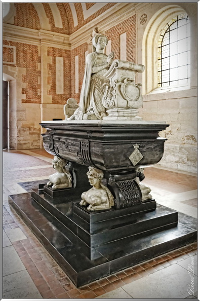 Le-tombeau-de-Diane-de-Poitiers