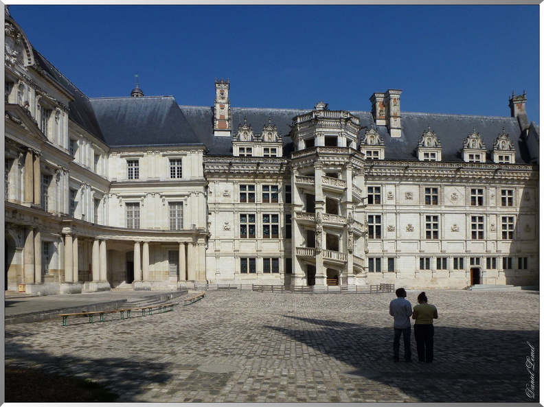 cour-chateau1