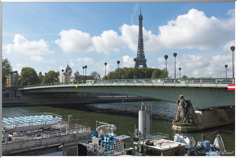 le pont de l'Alma - le zouave et la Tour Eiffel