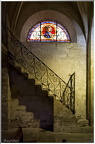 La cathédrale Saint-Théodorit - Escalier et vitraux