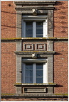 Fenêtre de maison datée de 1890