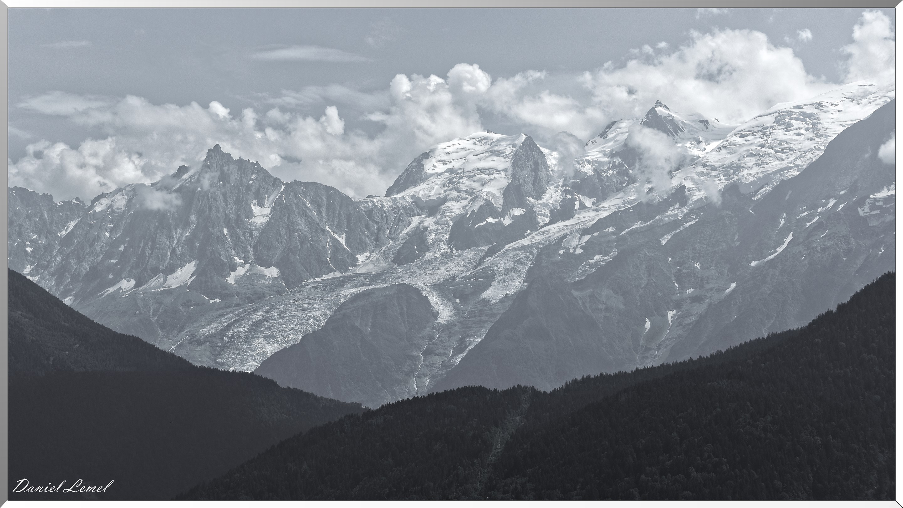 Vue de la chaîne du Mont-Blanc du plateau d'Assy