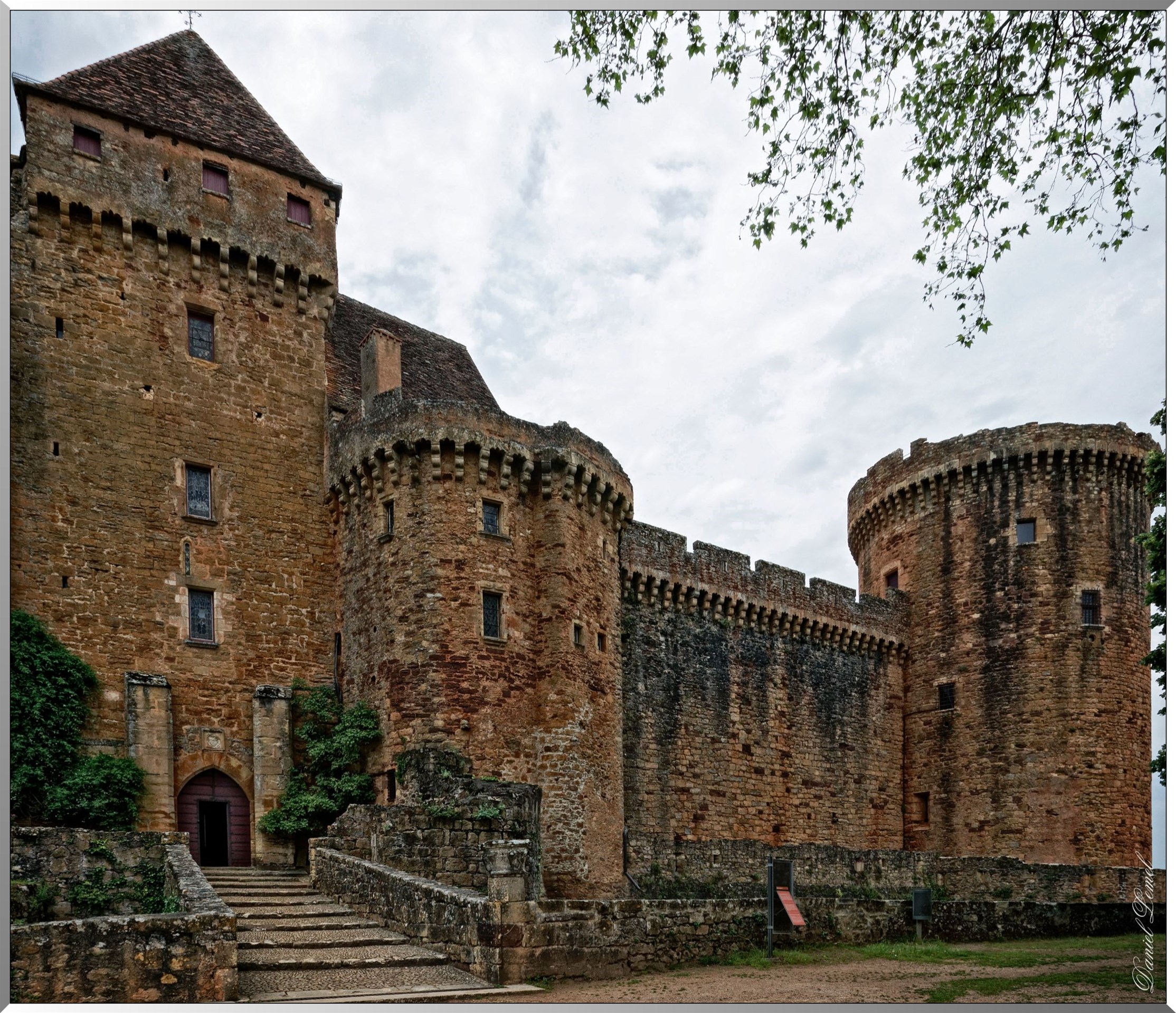 Intérieur de l'enceinte du château