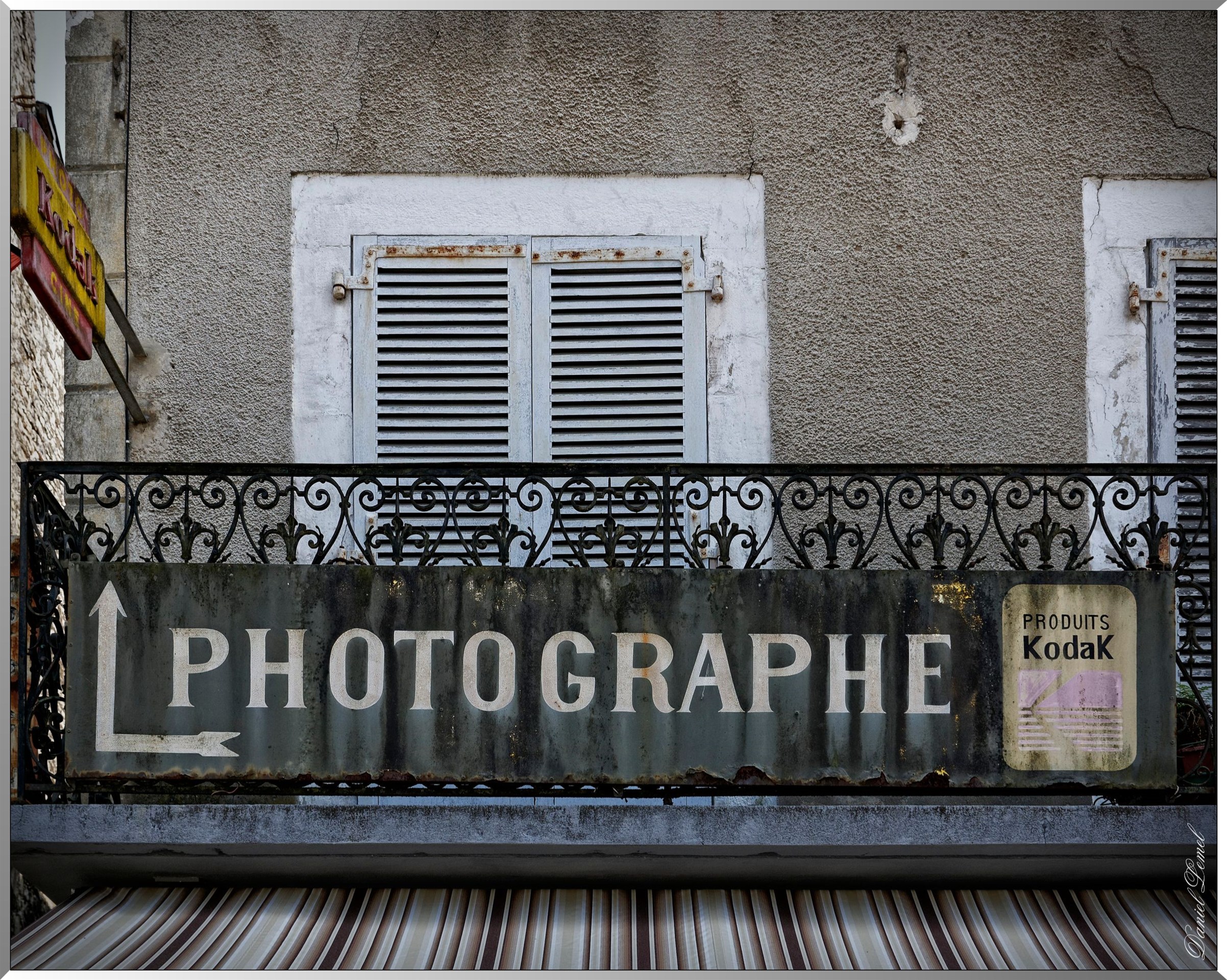 Fenêtre et volets fermées