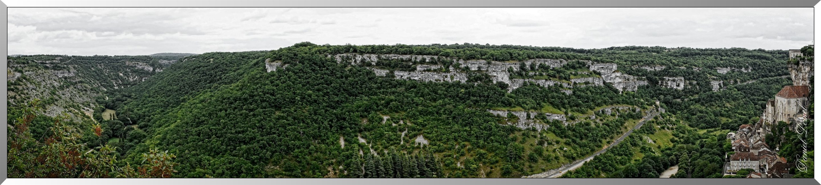 Panorama sur la vallée et le canyon de l'Alzou