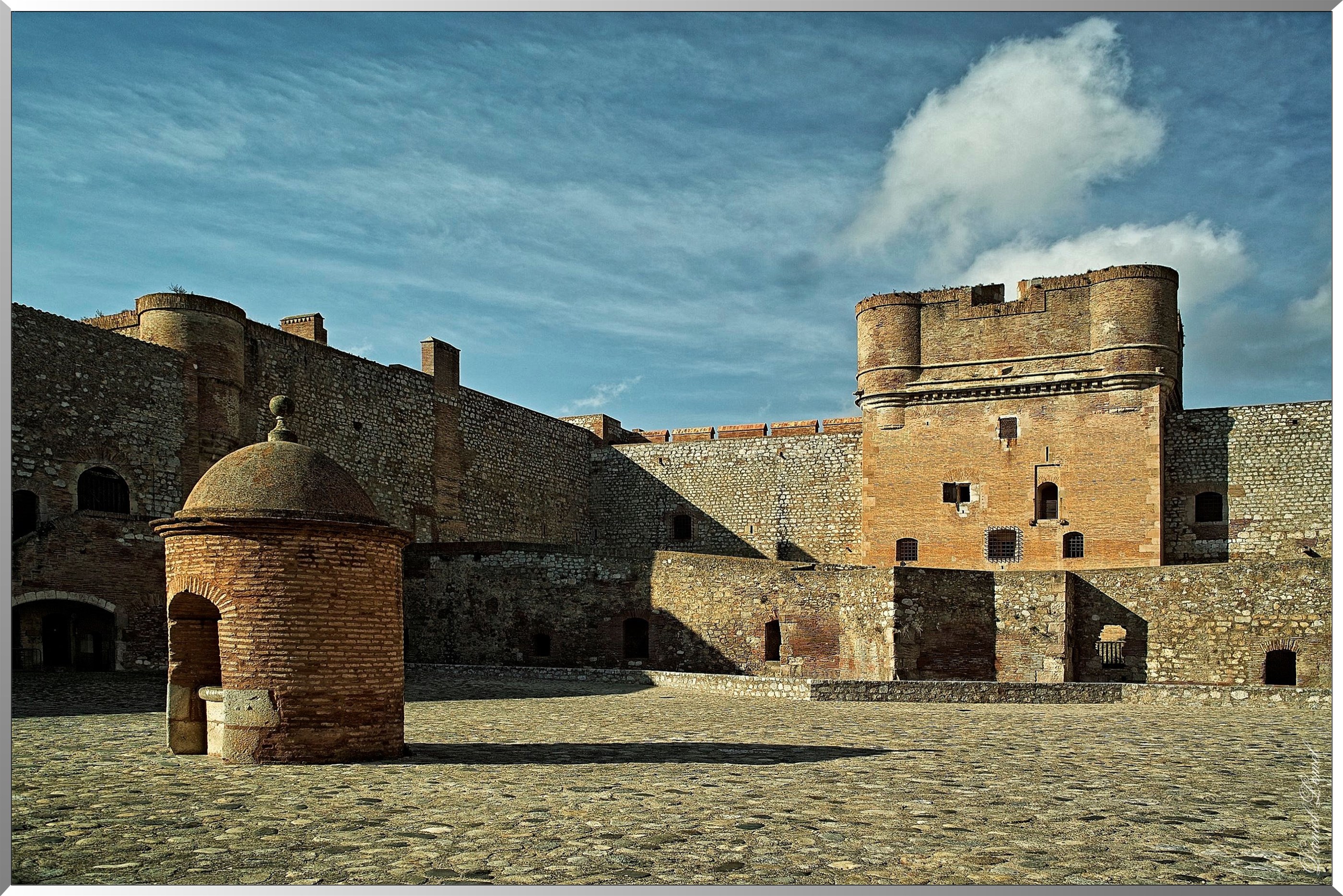Cour intérieure et puits