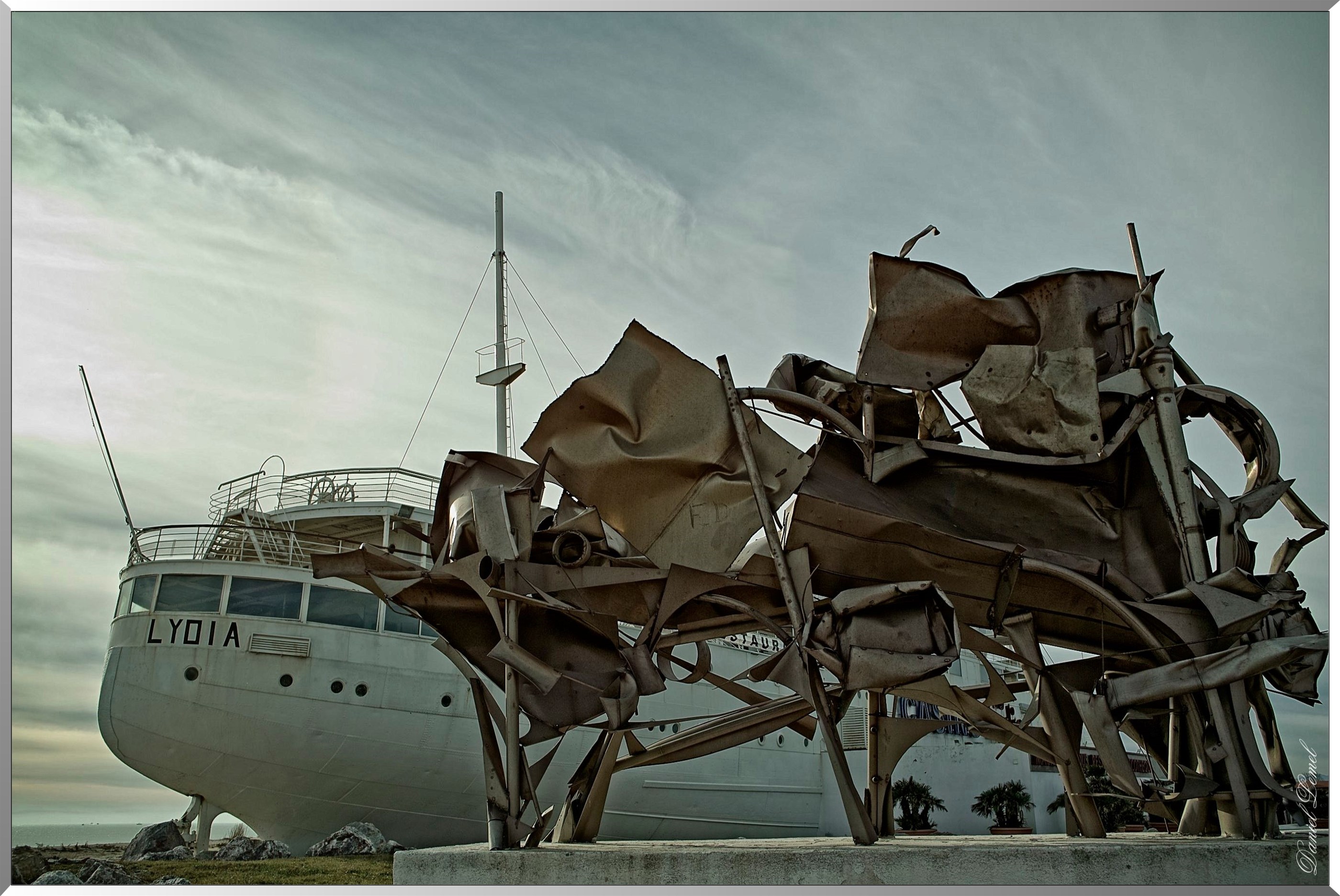 Le paquebot des sables - sculture