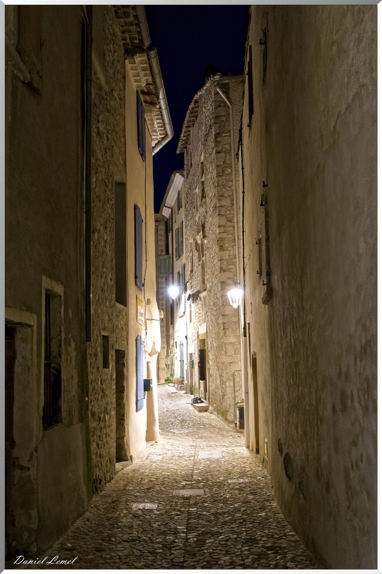 Le village la nuit - Ruelle