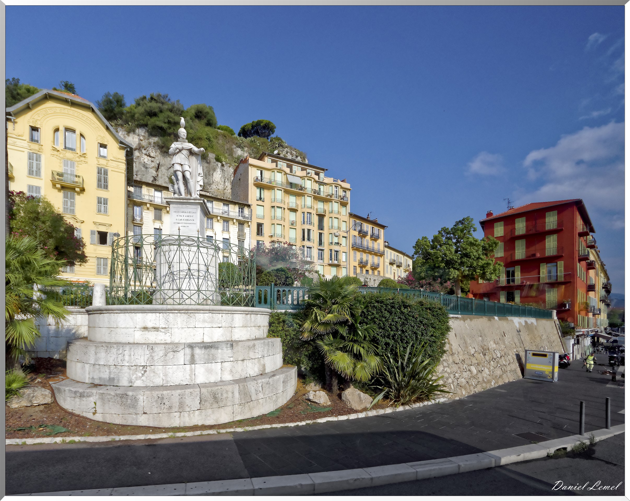 La statue de Charles-Félix au square Guynemer