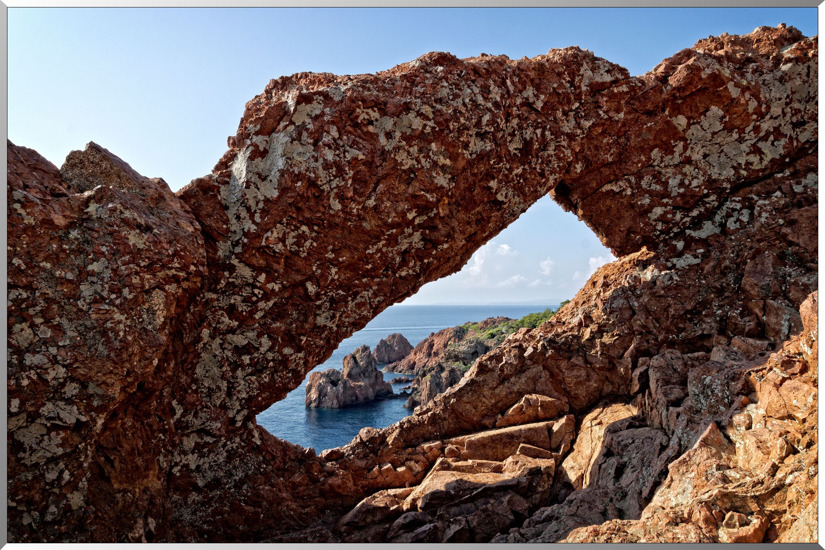 Ouverture dans le rocher