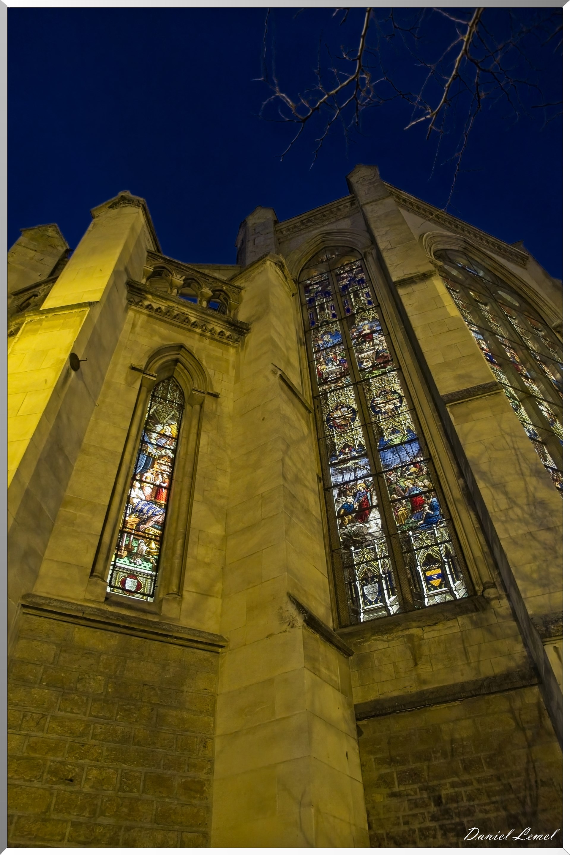 Église Saint-Martin - Vitraux vu de l'extérieur