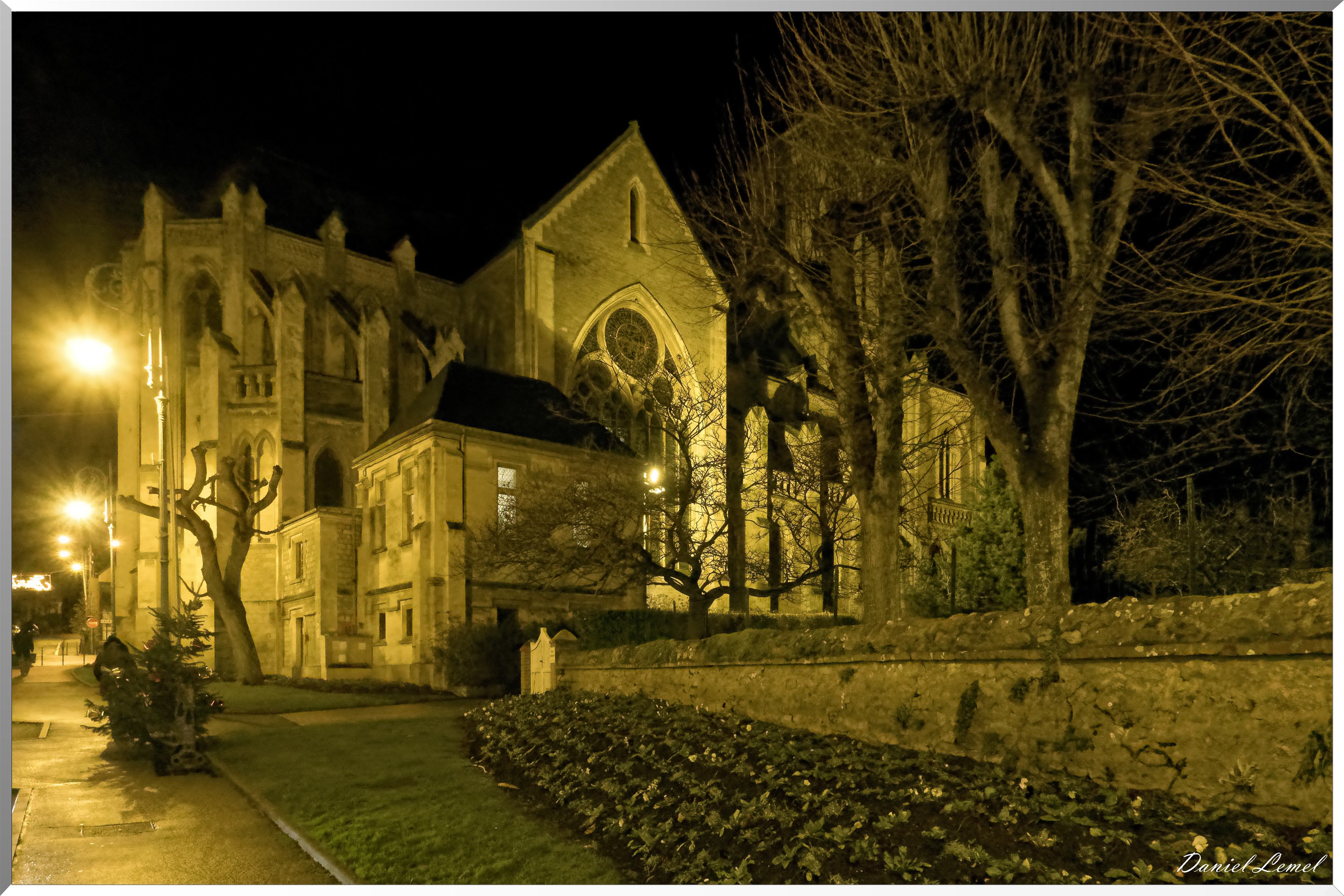 Église Saint-Martin la nuit