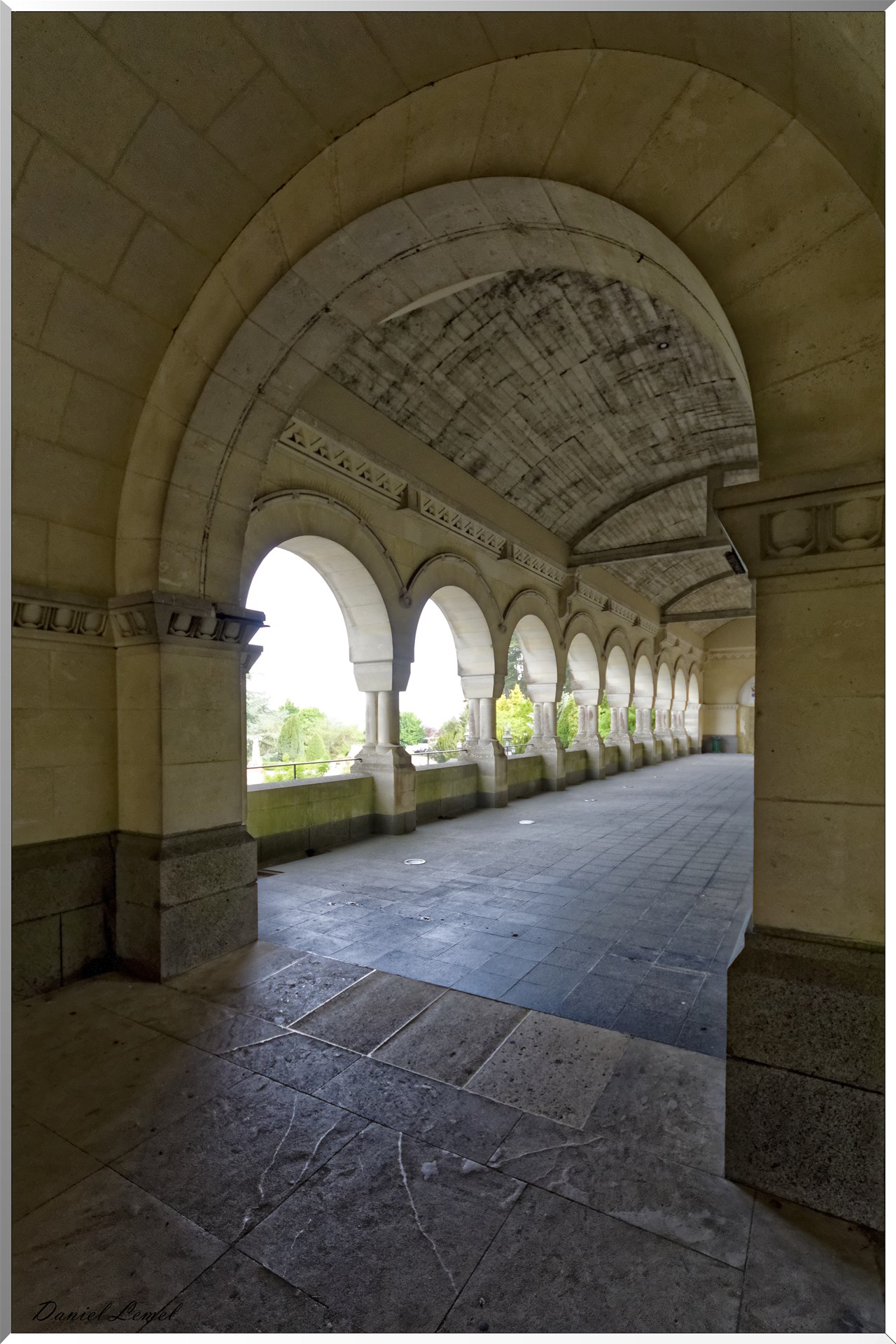Le cloître de la basilique