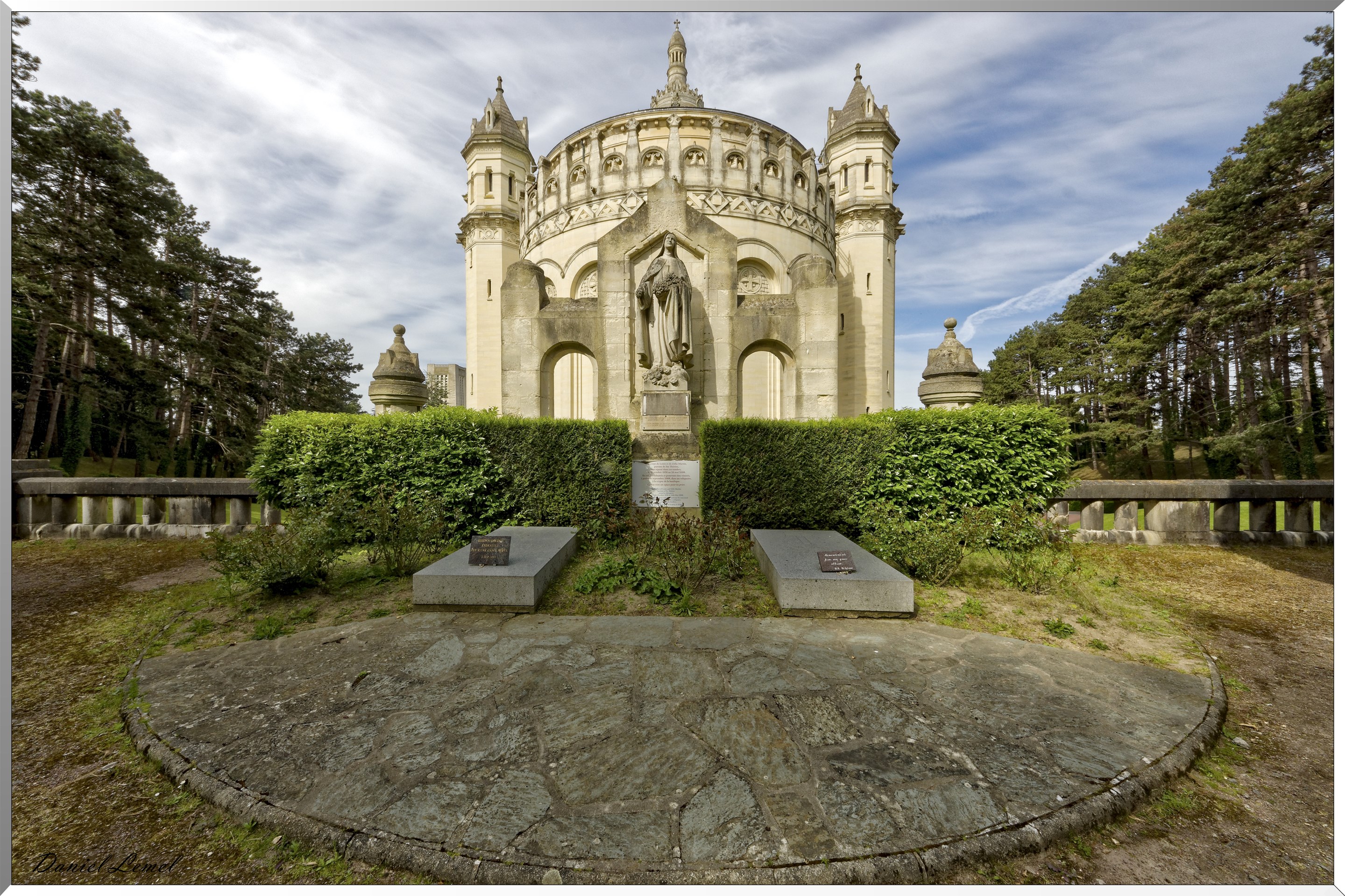 Tombeau des parents de sainte-Thérèse