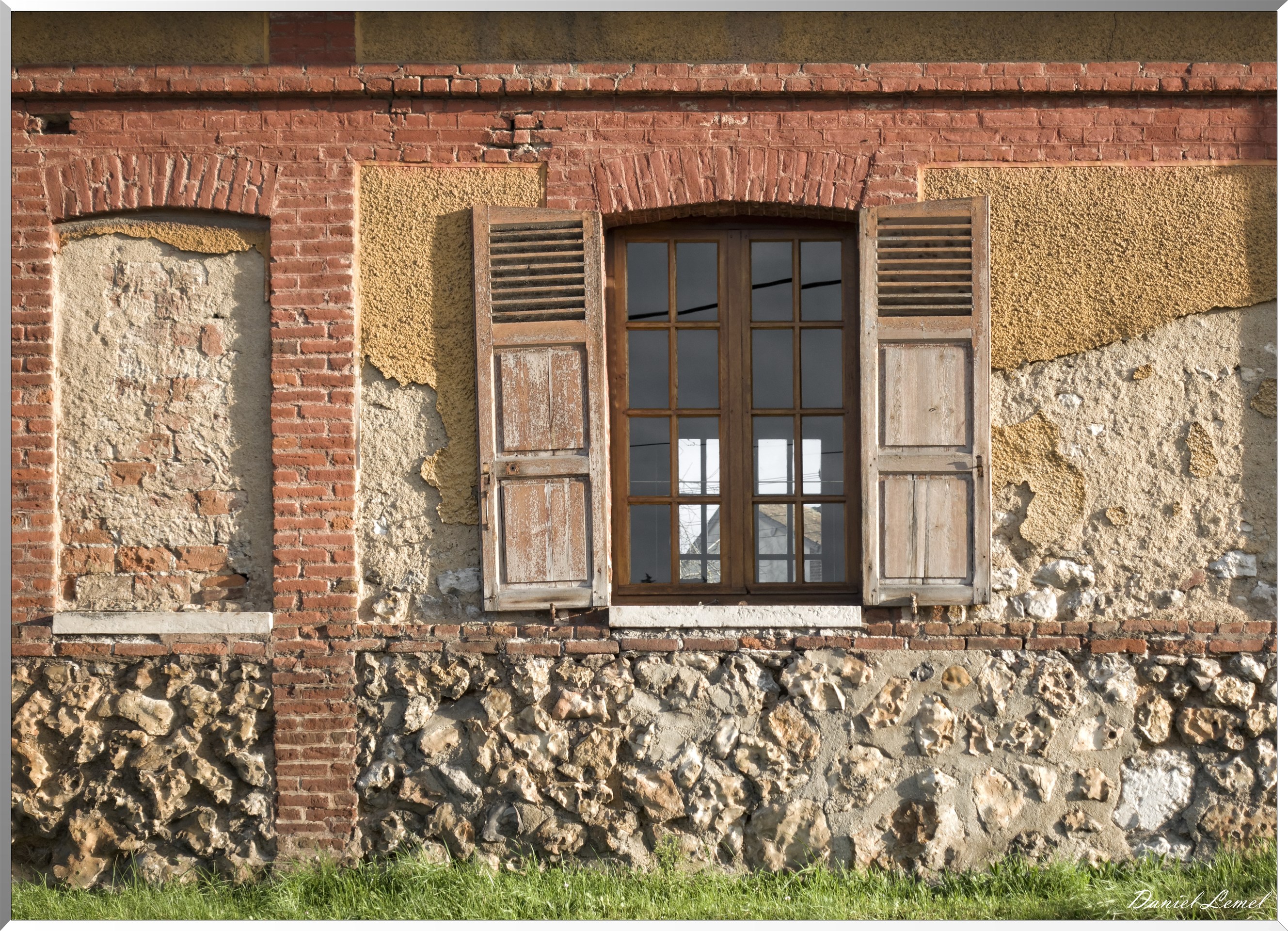 Fenêtre et crépi
