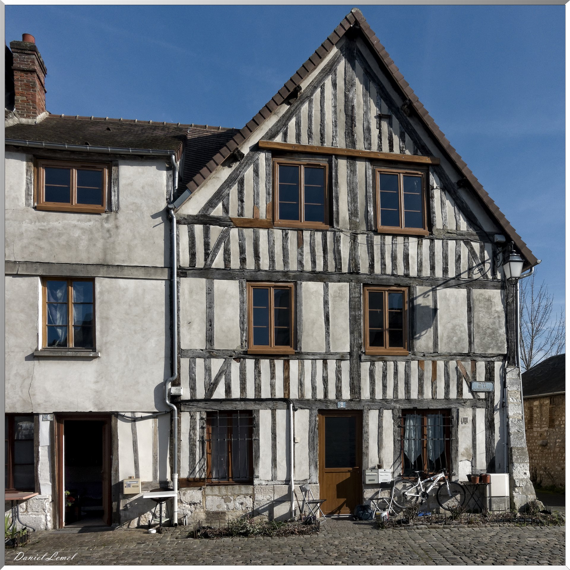 Place de la Poissonnerie - Façades de maisons anciennes