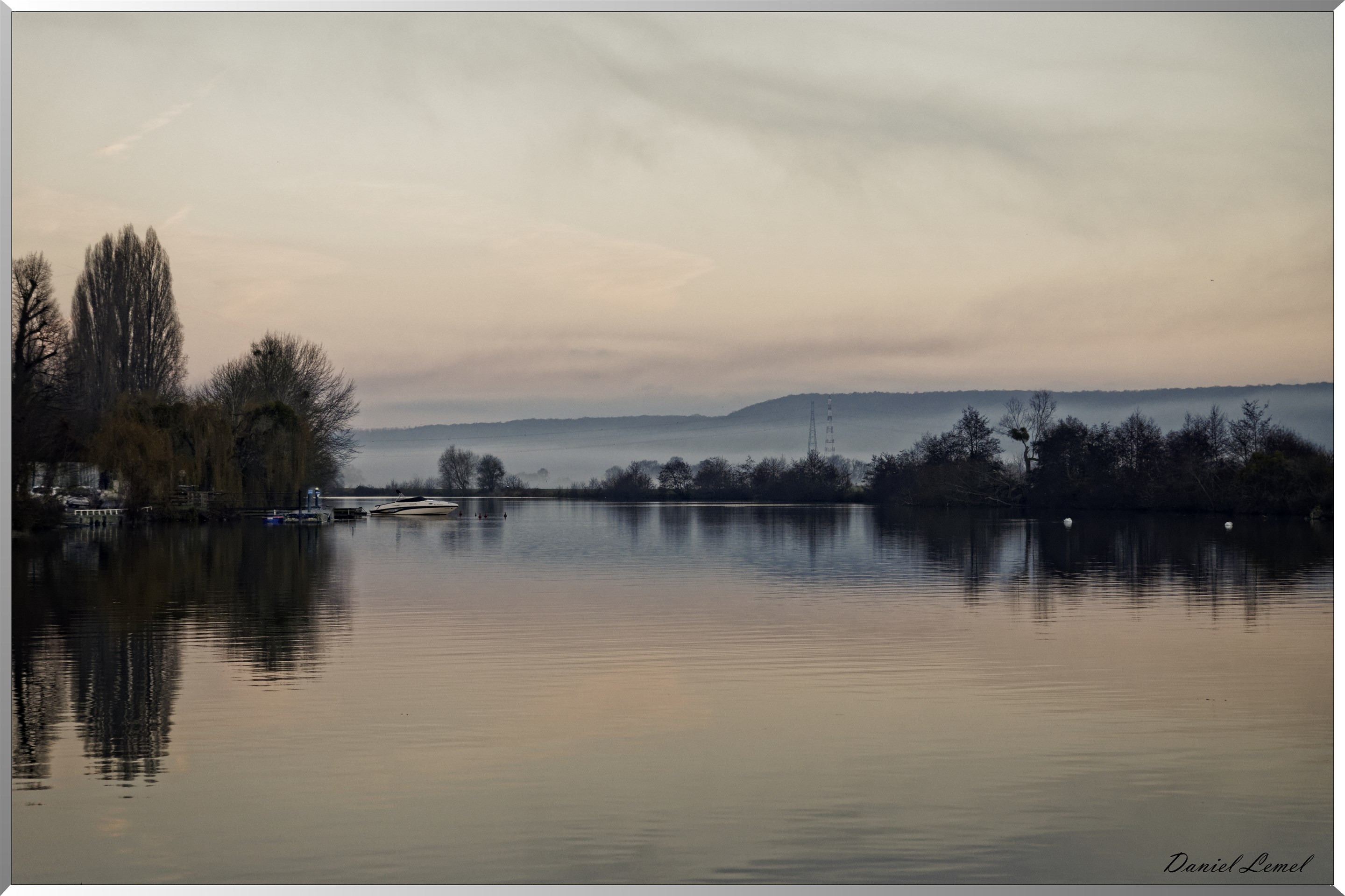 Bord de Seine le matin