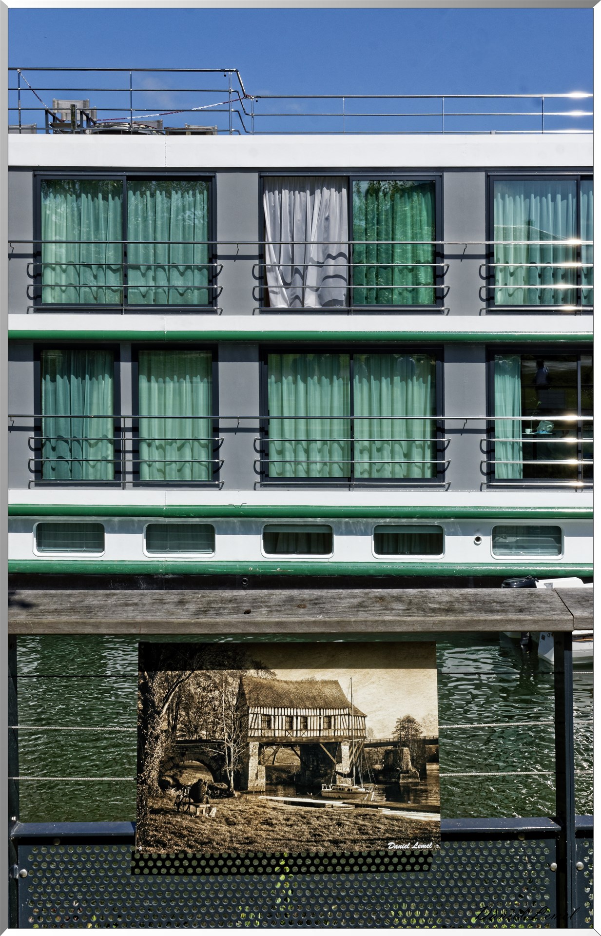 Exposition à l'embarcadère