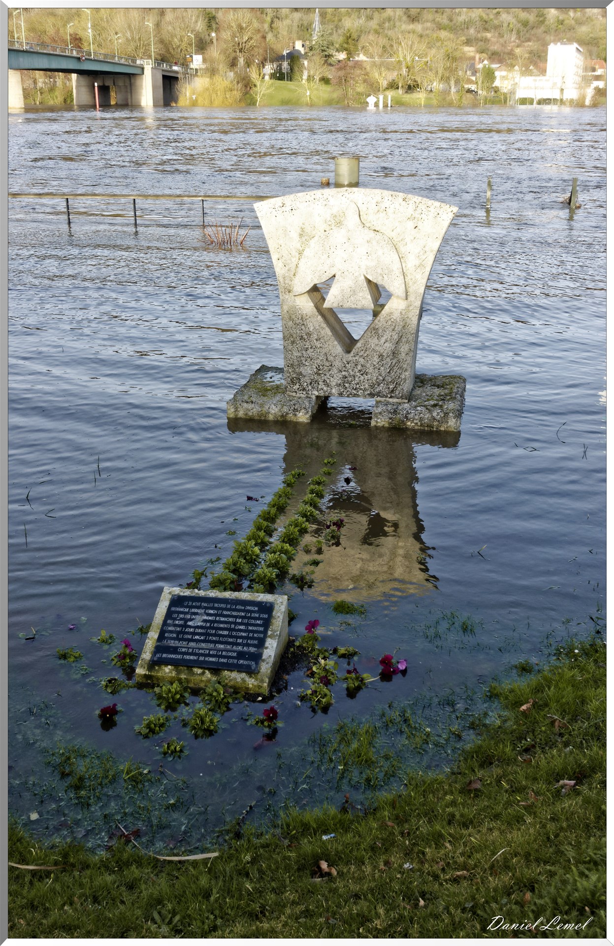Stèle inondée à Vernon