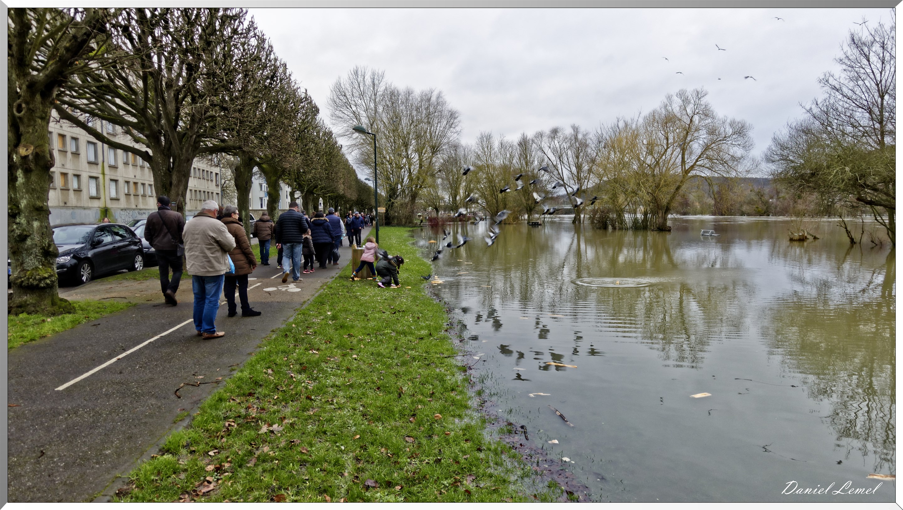 Bord de seine à Vernon un dimanche après midi
