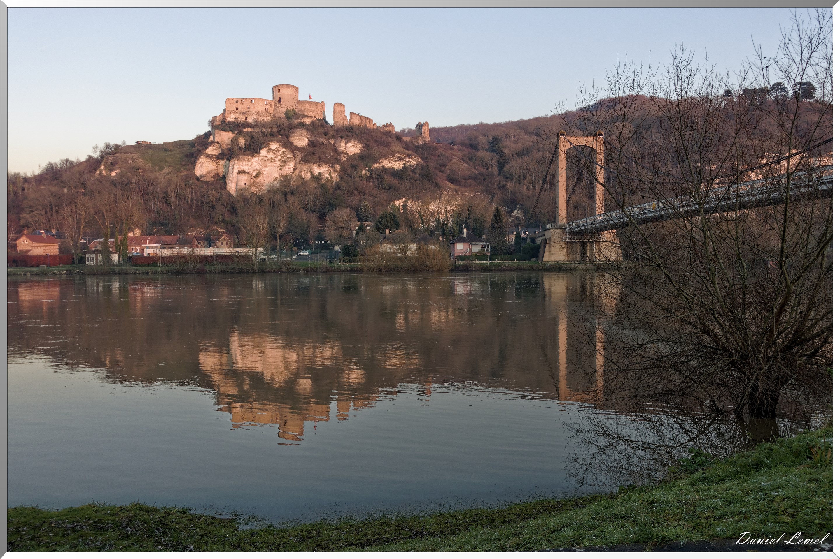 Le château et Pont suspendu des Andelys