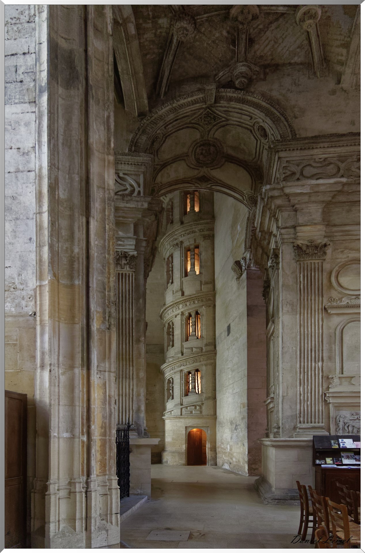 L escalier helicoidal