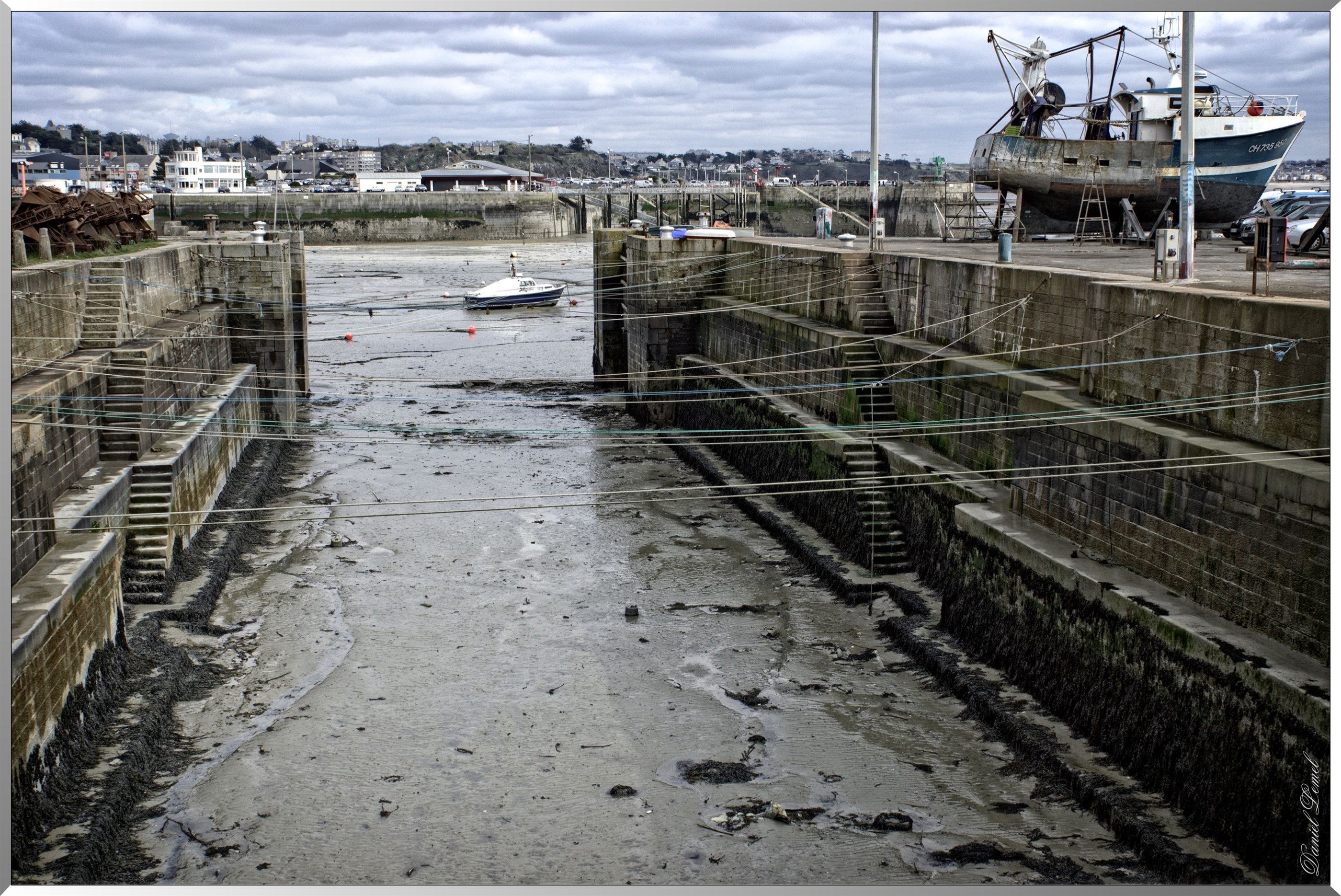 cale de Radoub à marée basse aux grandes marées
