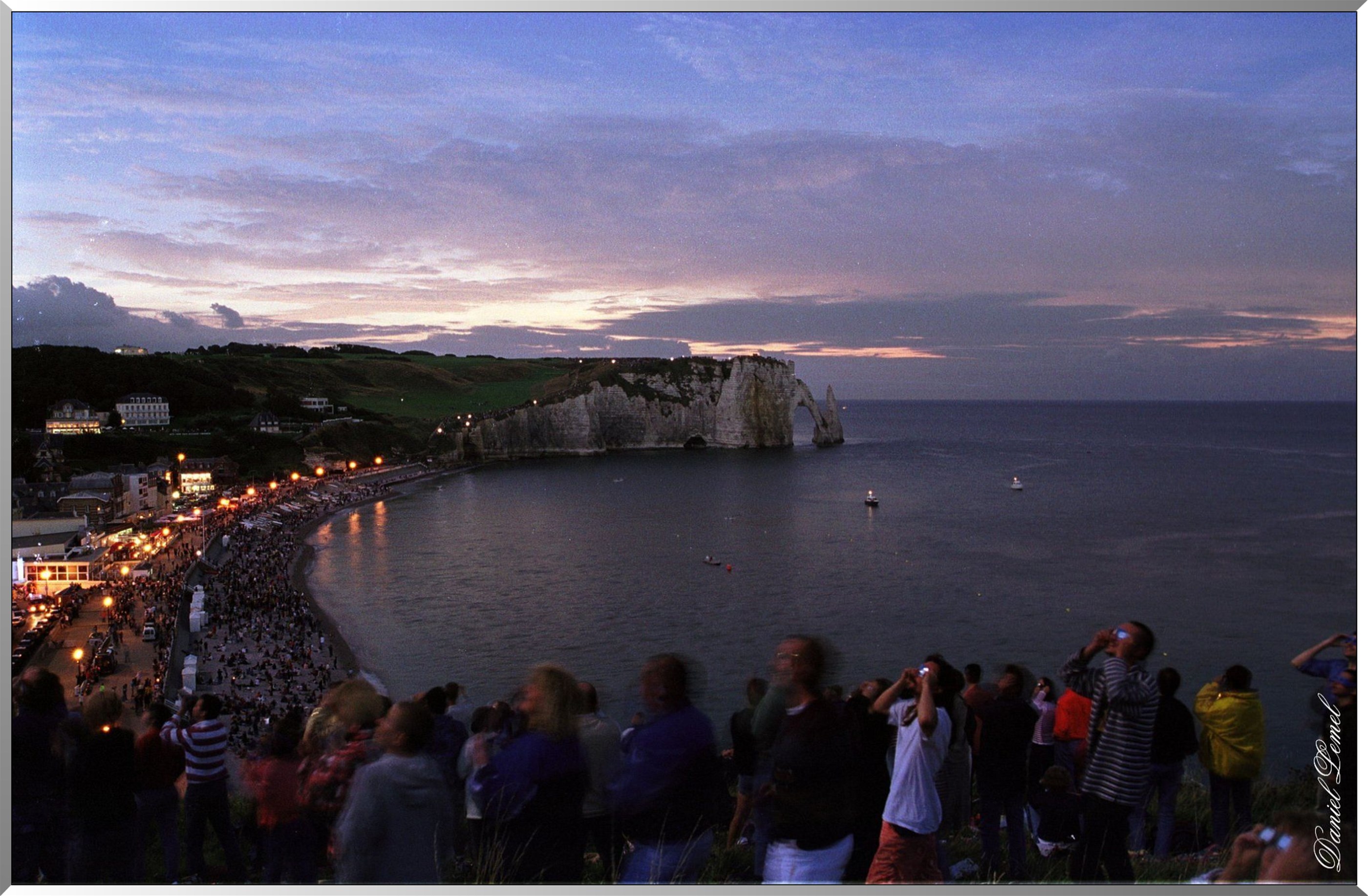 Eclipse totale solaire du 11 août 1999 - Heure - 1Mn