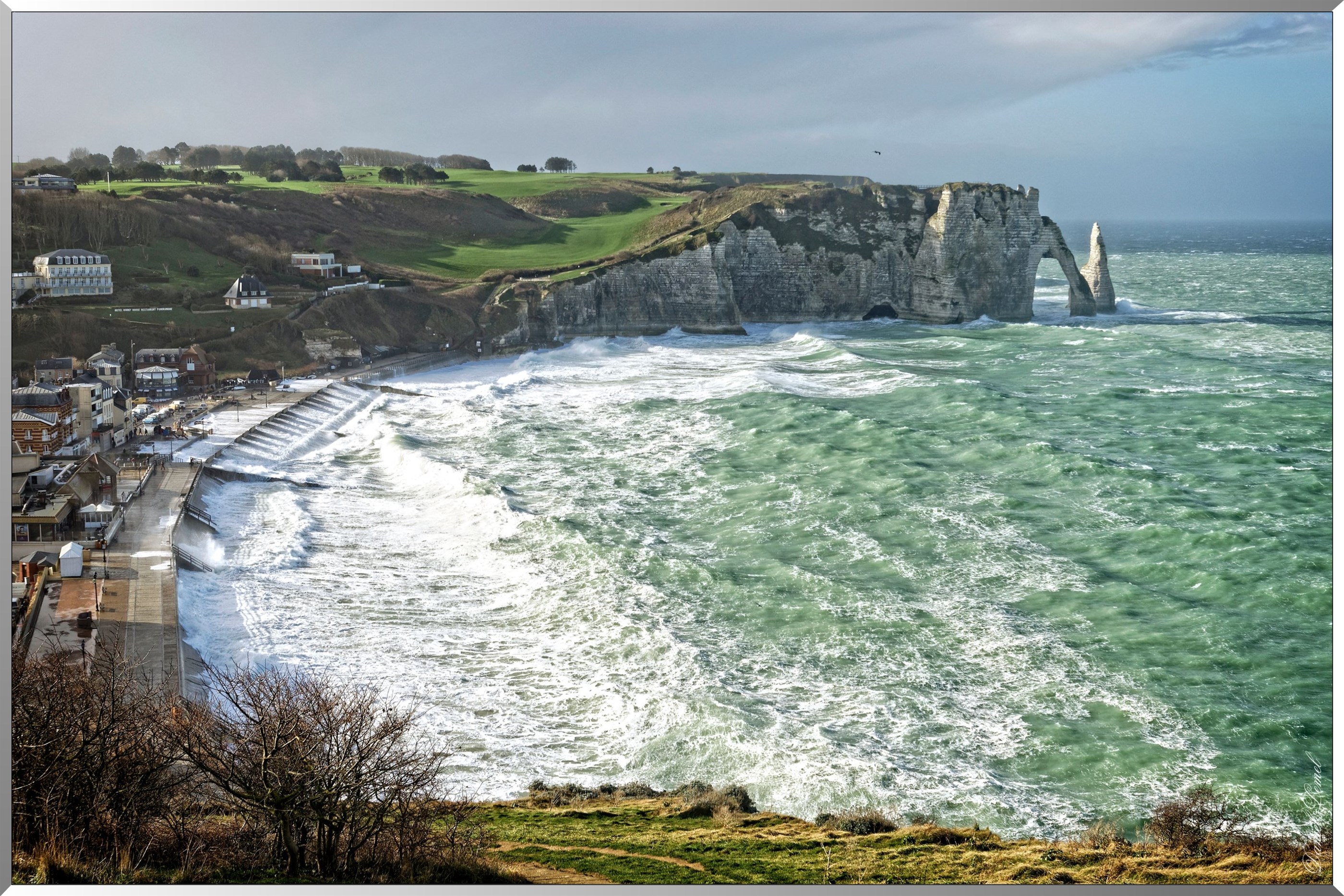 Tempête et hautes marées à Etretat