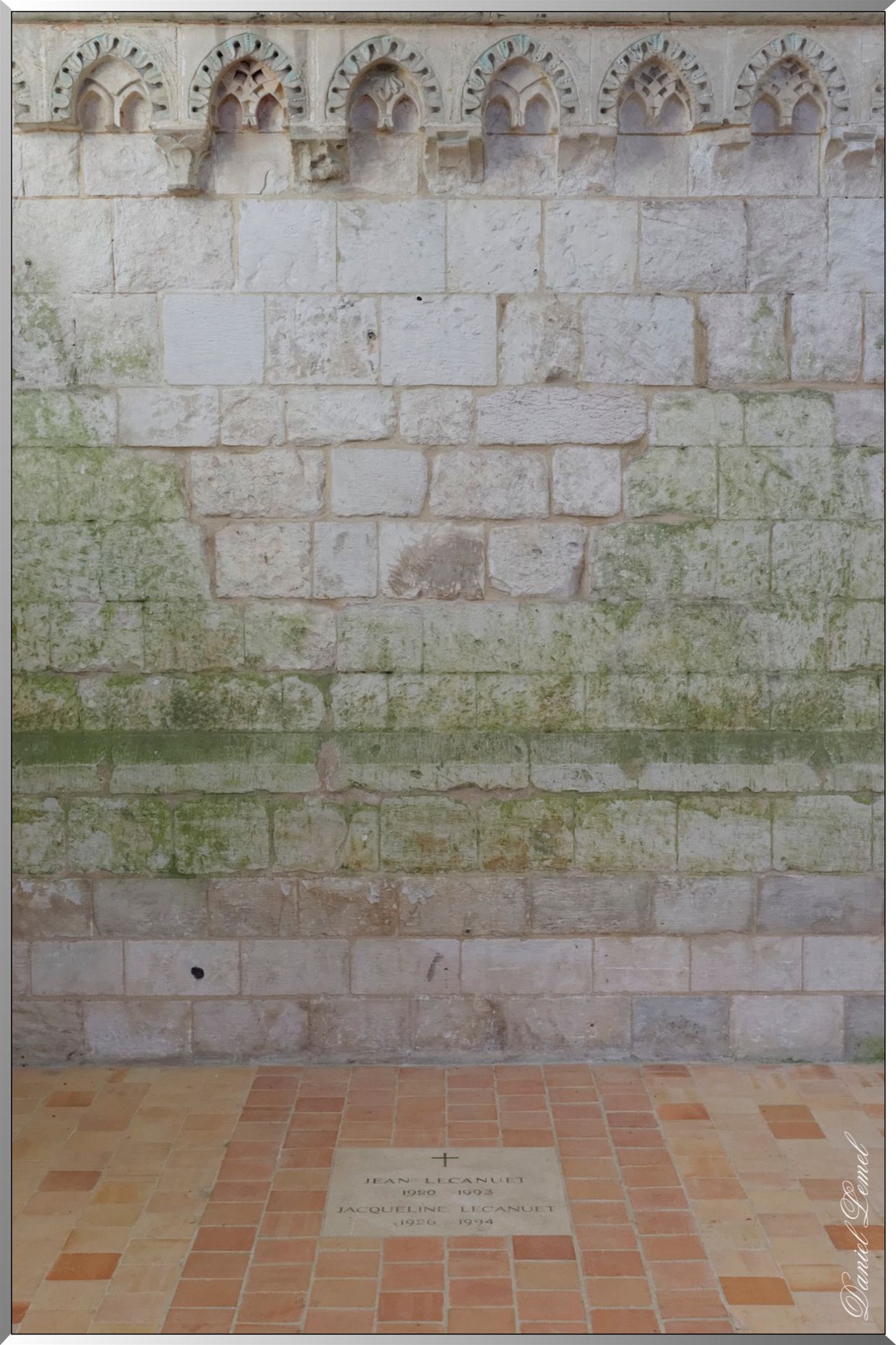 Abbaye romane Saint Georges de Boscherville - Tombe de Jean et Jacqueline LECANUET