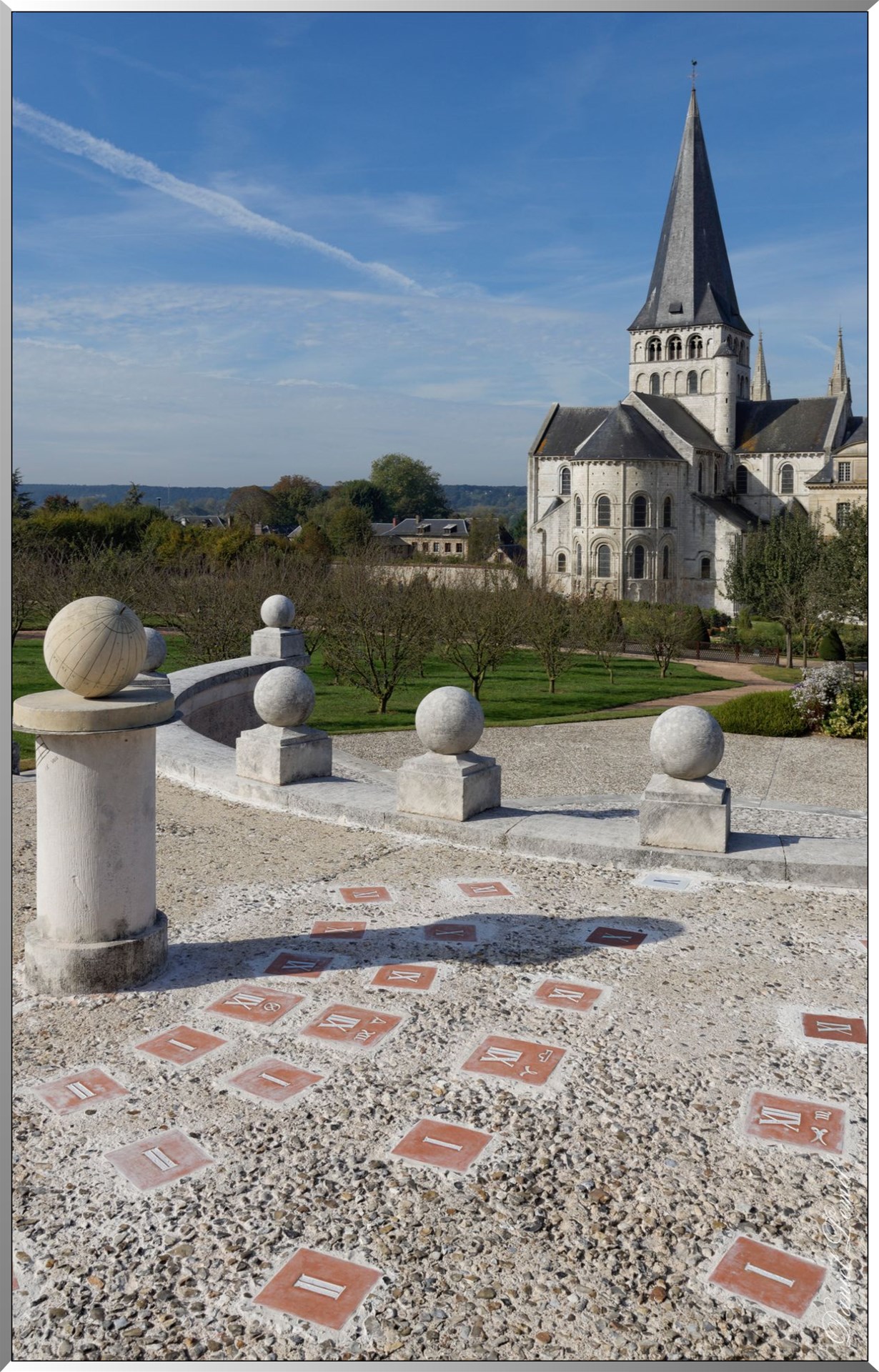 Abbaye romane Saint Georges de Boscherville - Un cadran-sphère
