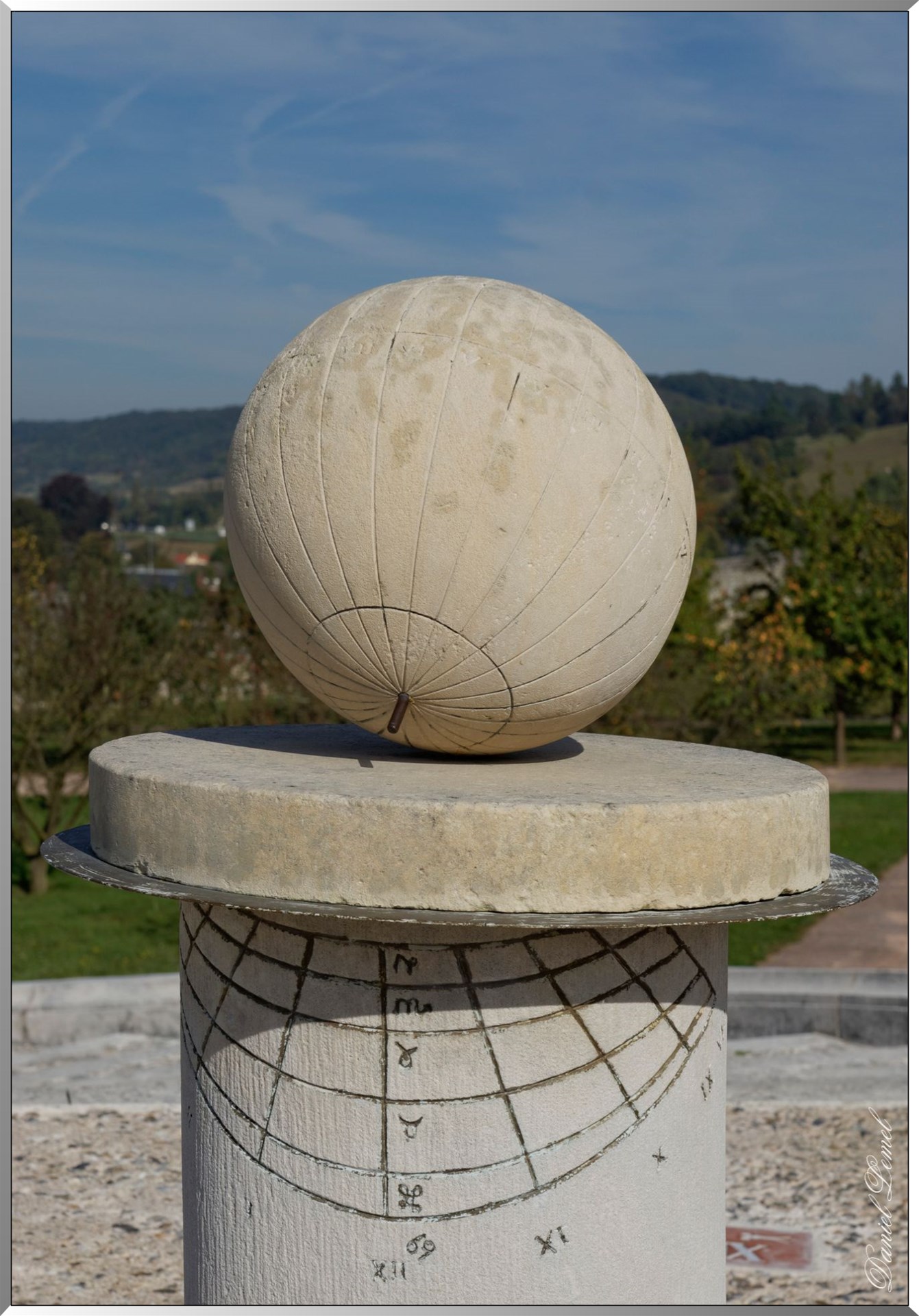 un cadran-sphère solaire