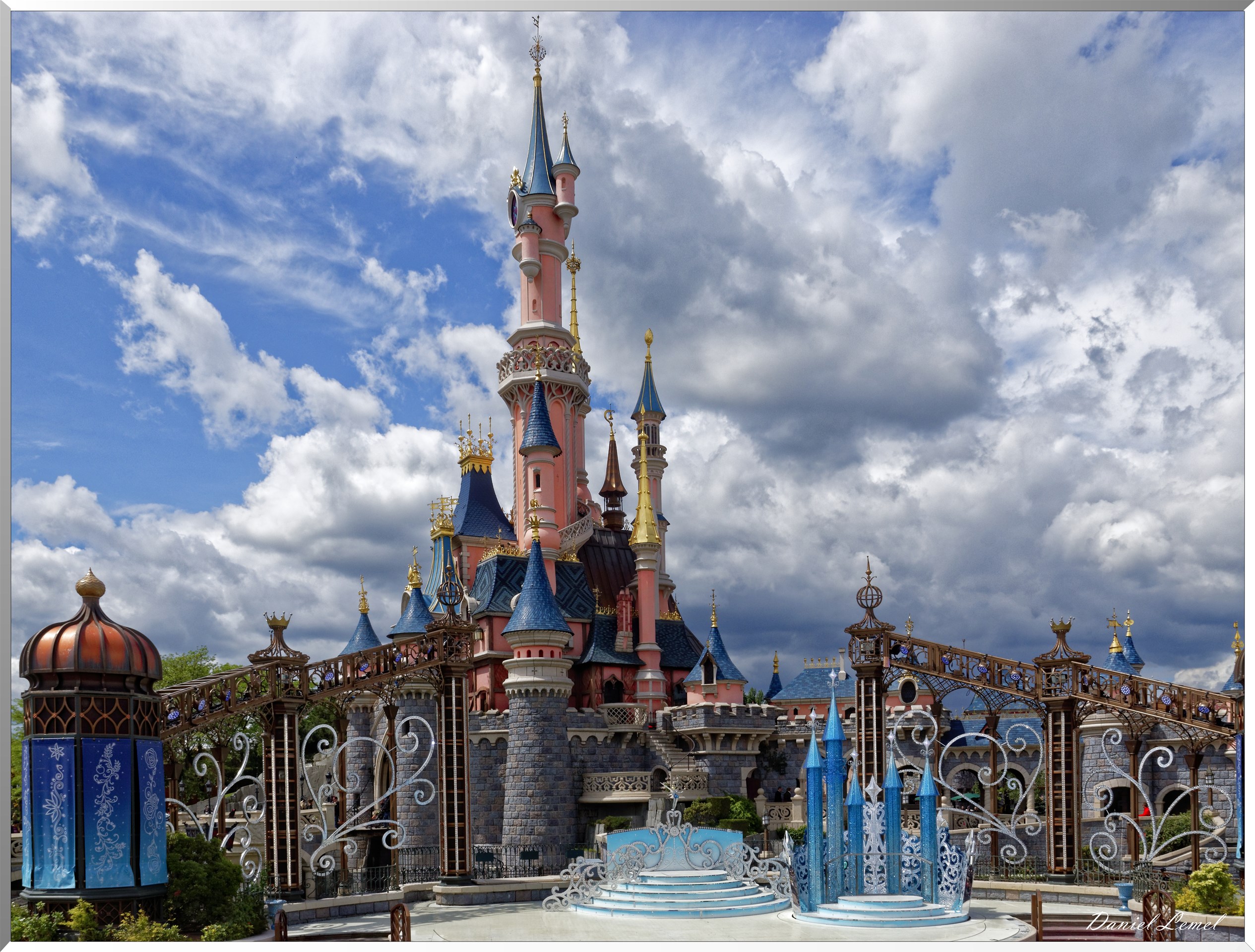 Joyeux Anniversaire Disneyland Paris