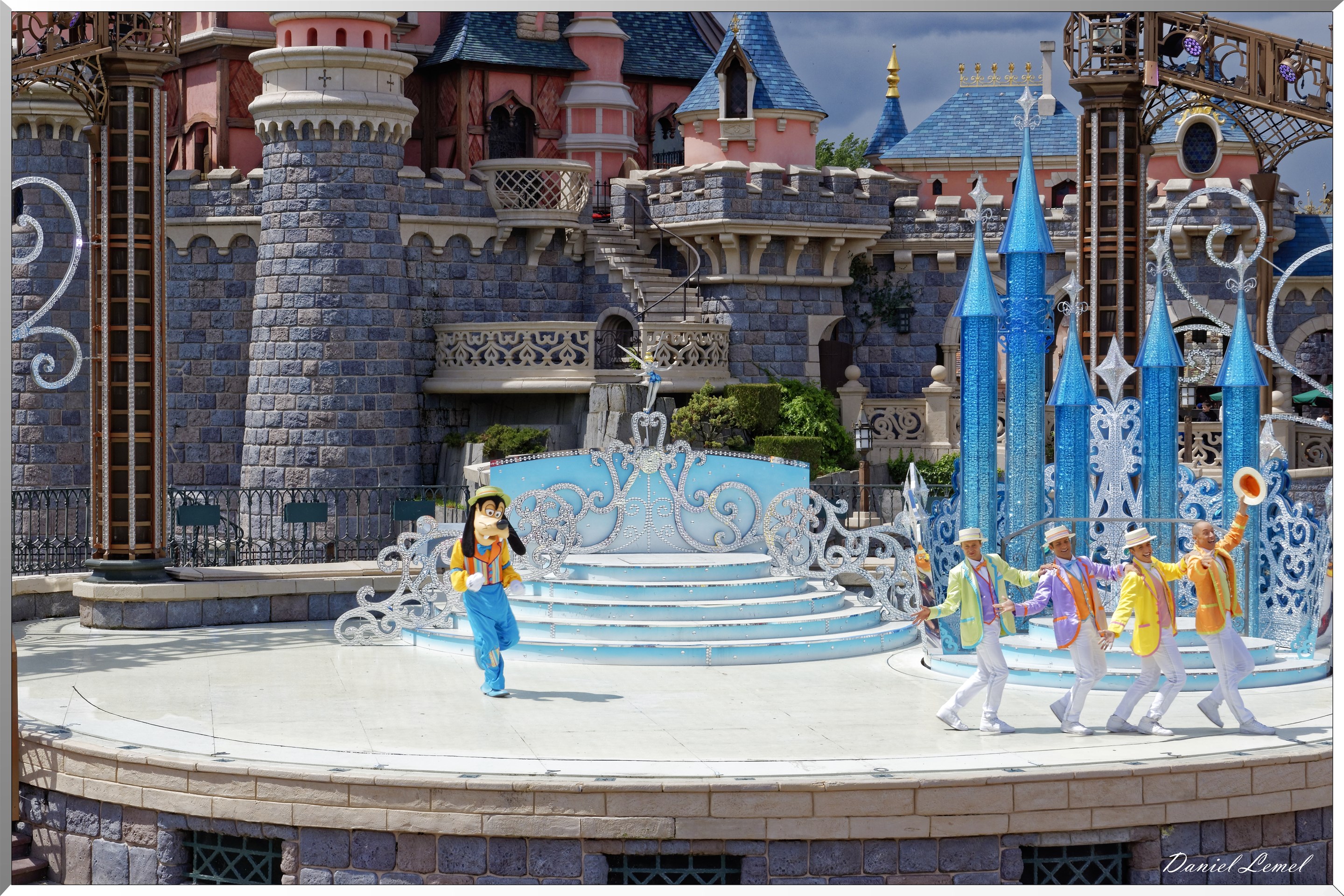 Joyeux Anniversaire Disneyland Paris