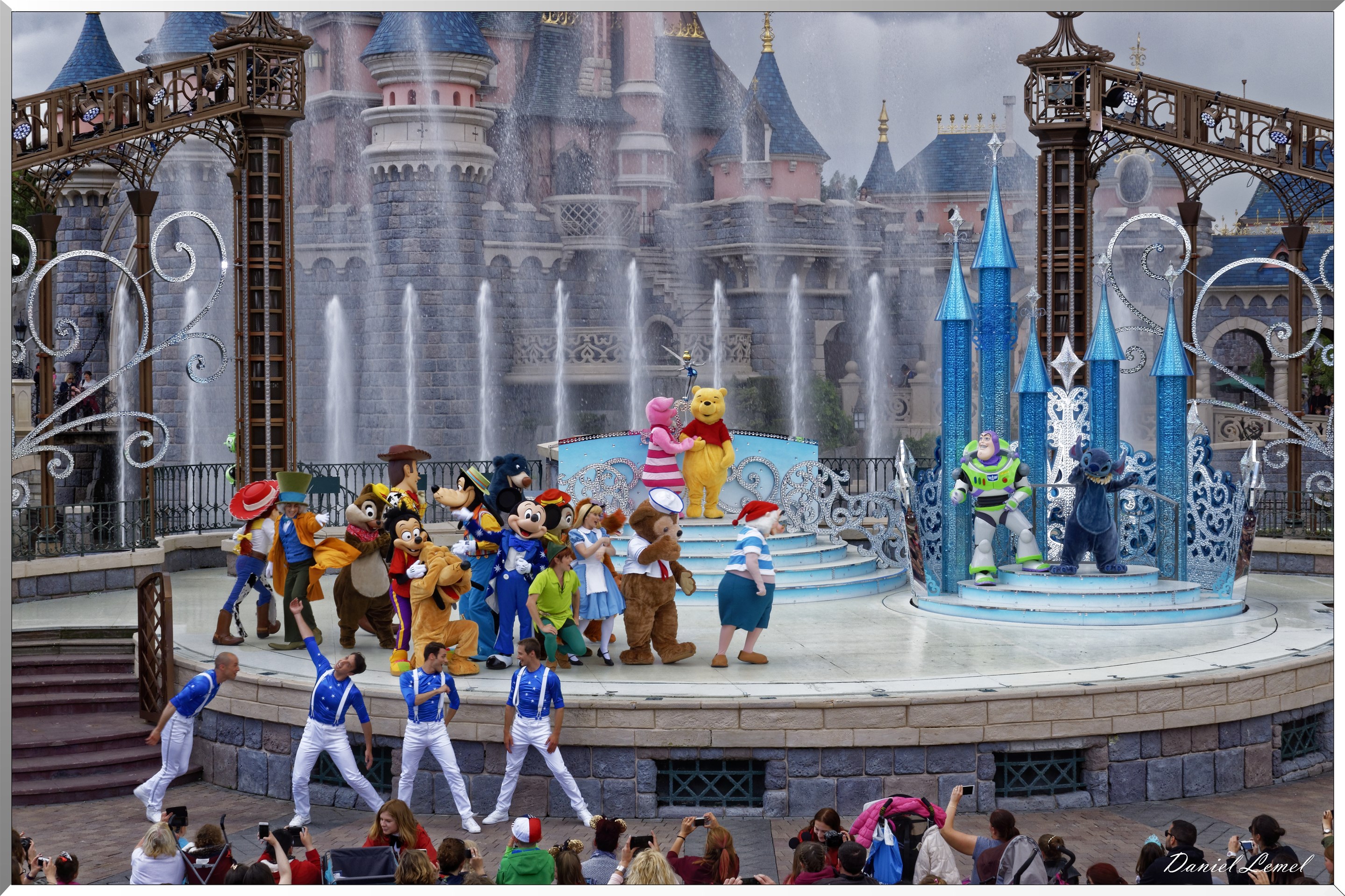 Joyeux Anniversaire Disneyland Paris