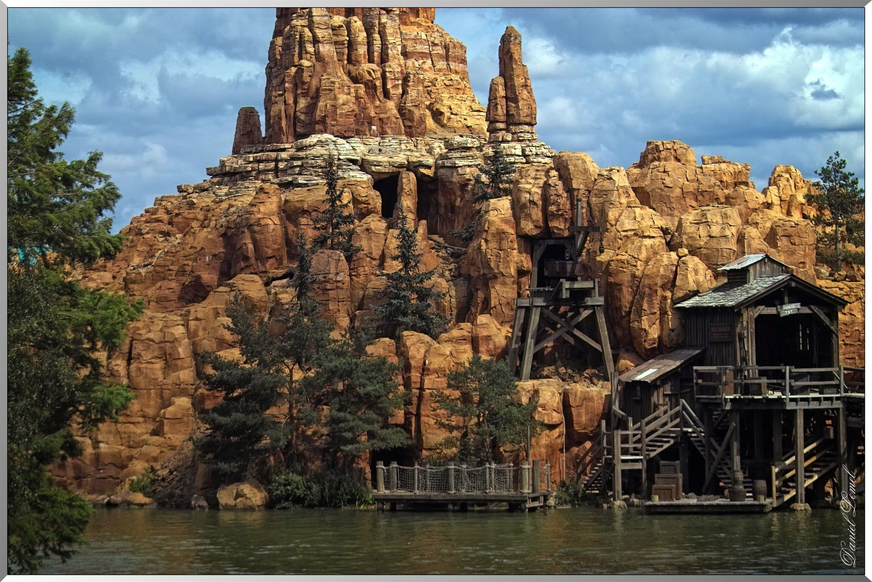 Frontierland - Big Thunder Mountain