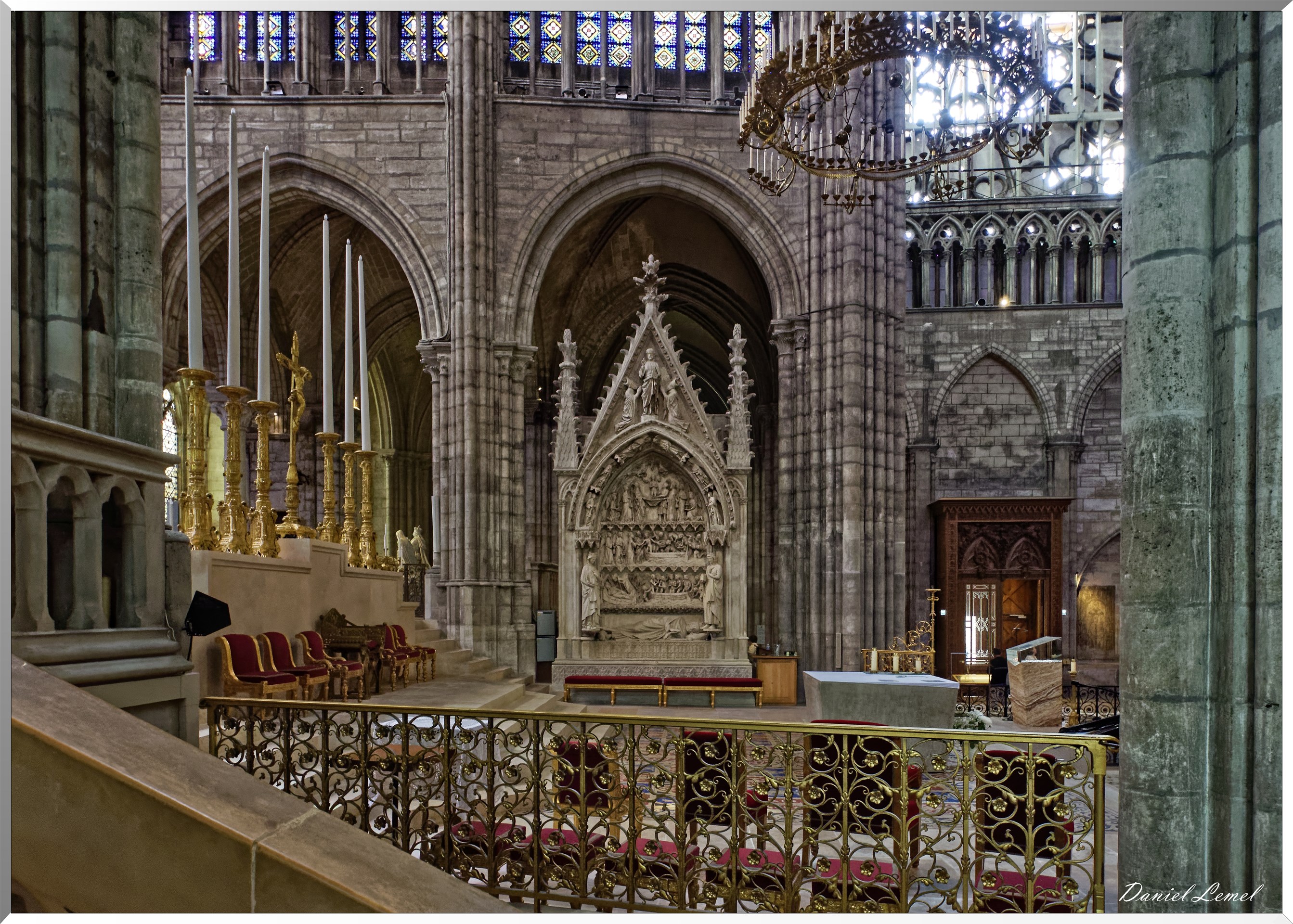 Tombeau de Dagobert dans le chœur