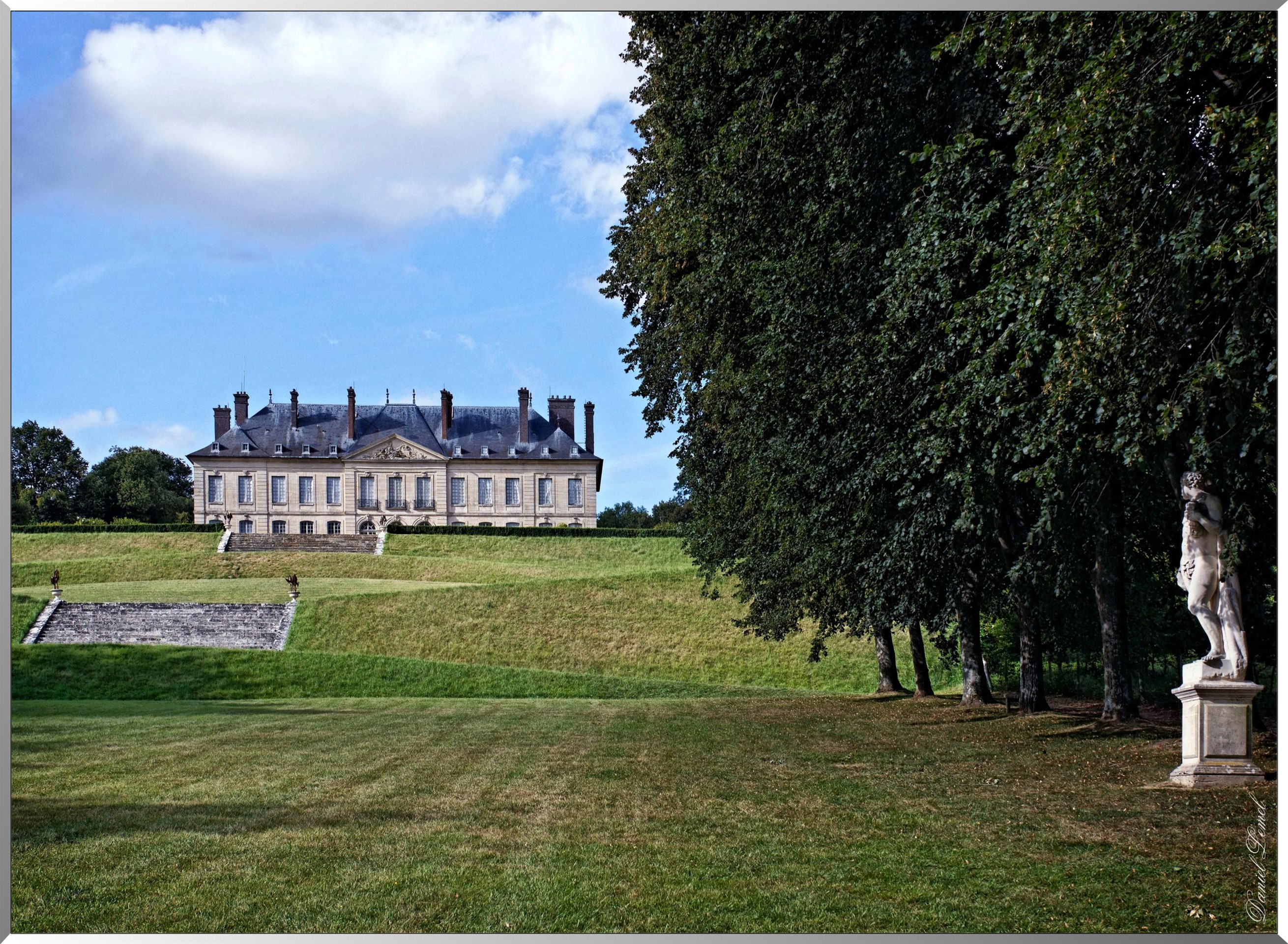 Le château dit du haut 18 ème - Vue des Vertugadins