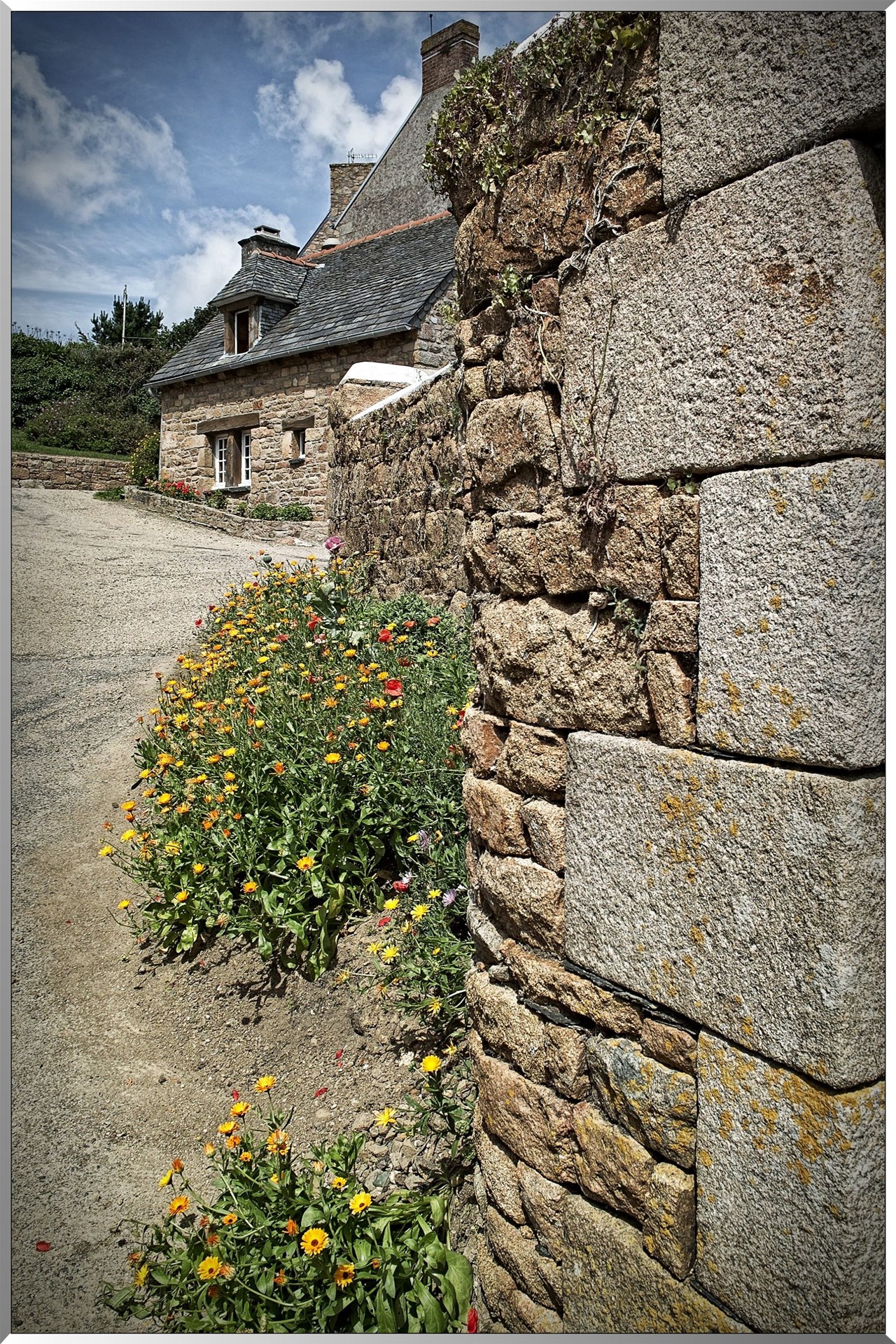 Vue maison près de la croix de Kerano