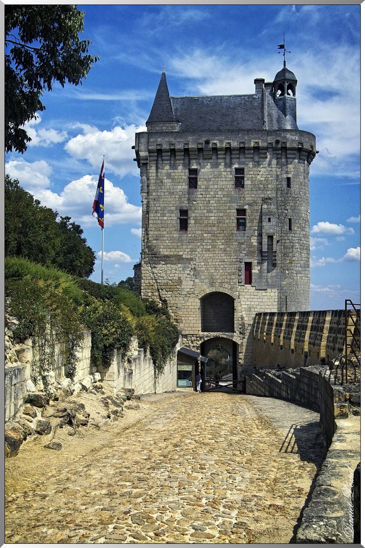 Tour de l' horloge de la forteresse de Chinon
