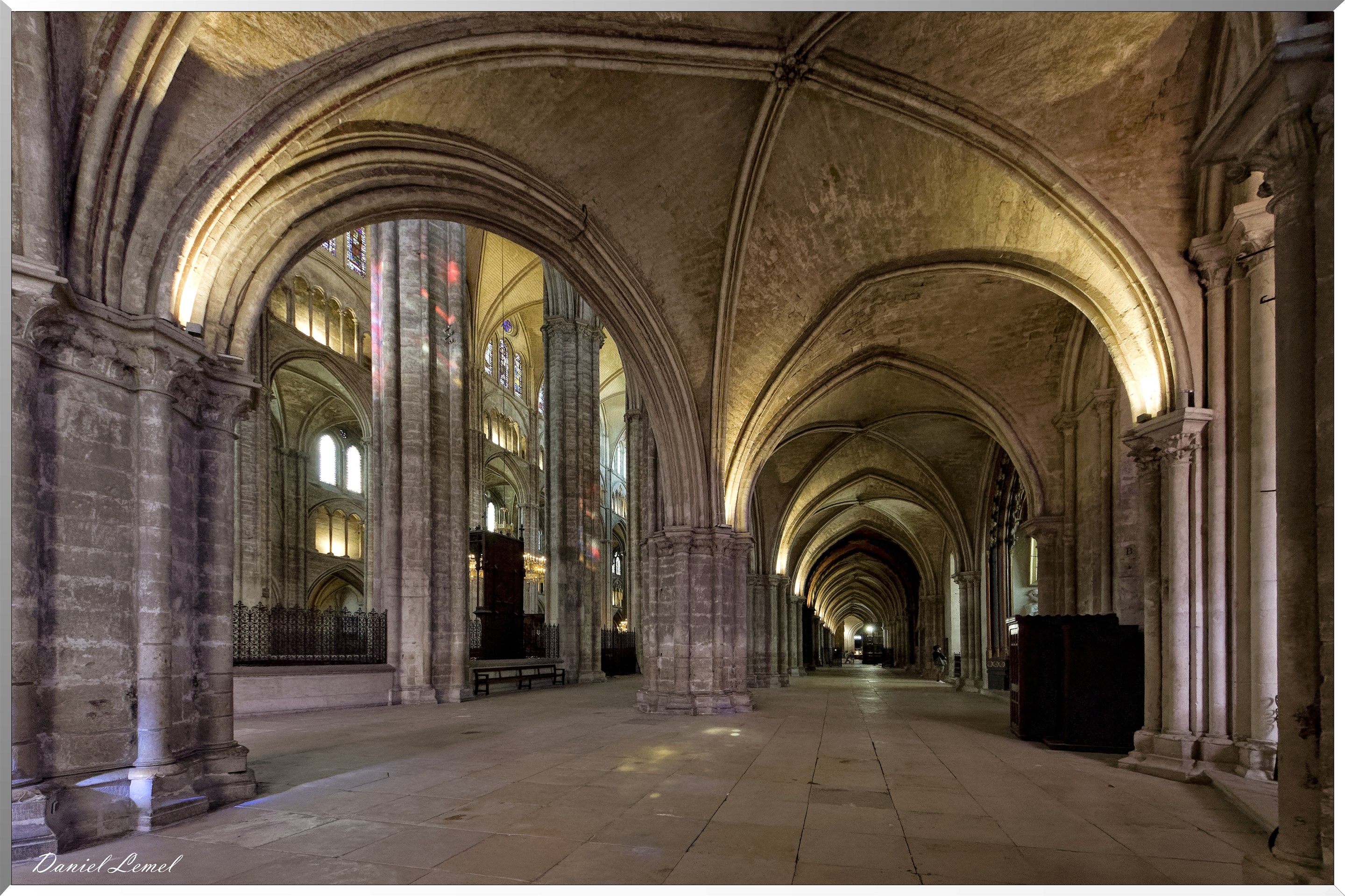 Cathédrale Saint-Étienne de Bourges - Premier collatéral côté sud