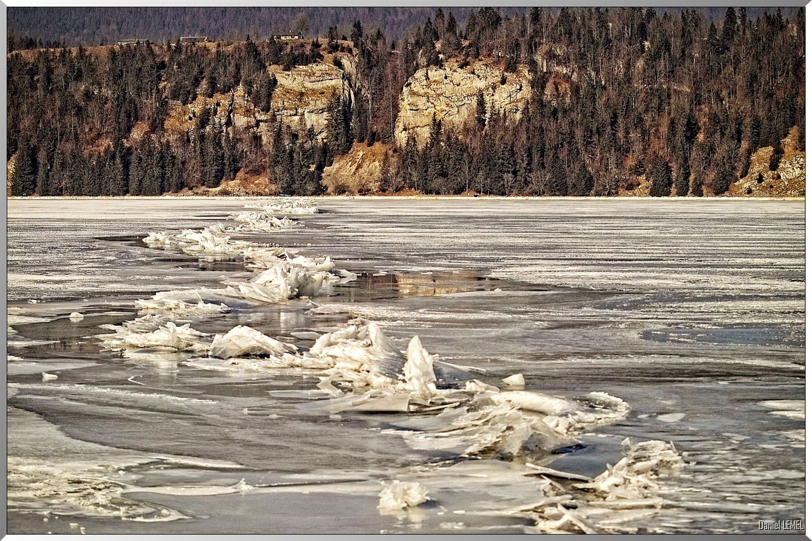 Cassure de la croute de glace