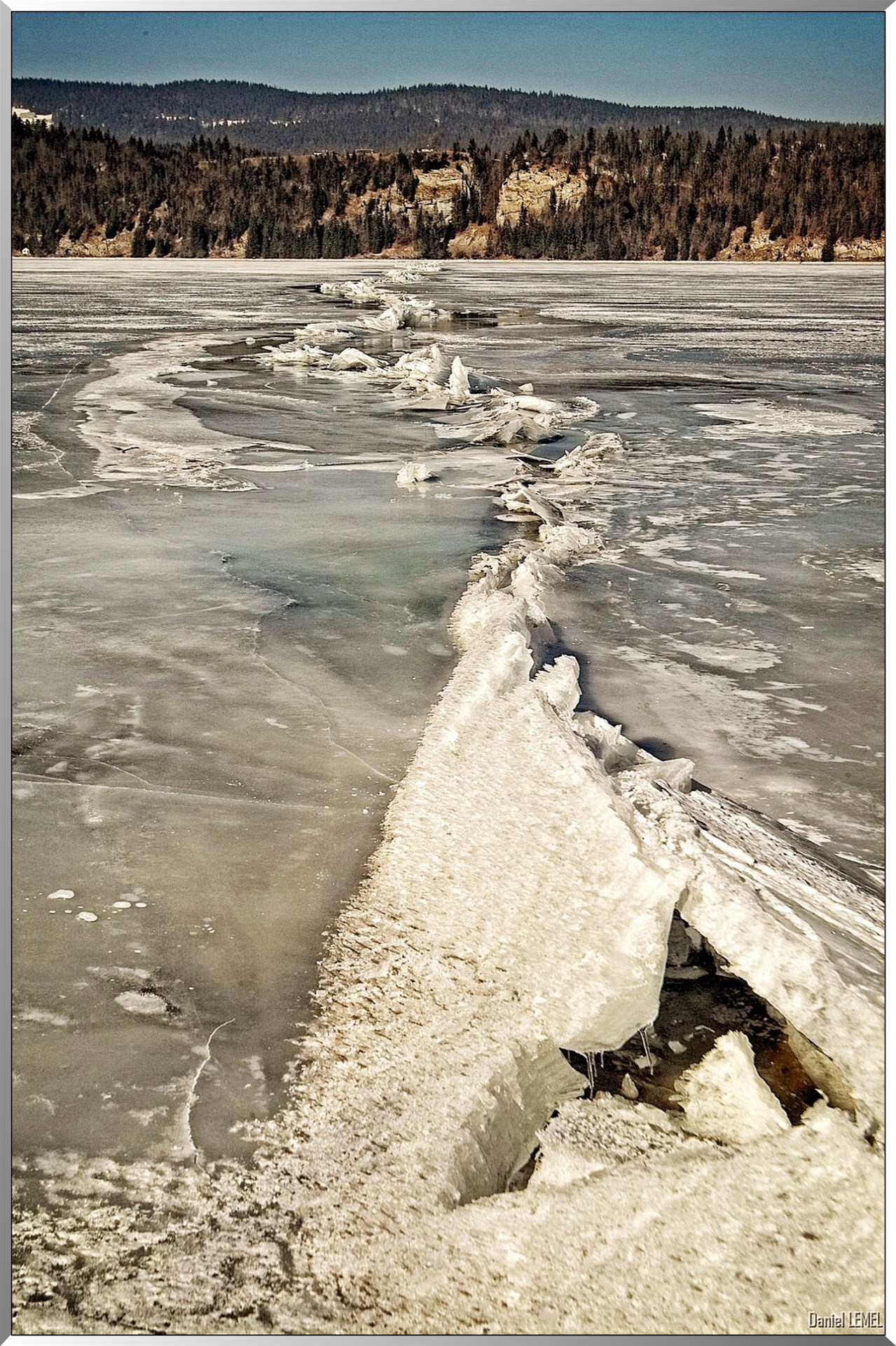 Cassure de la croute de glace