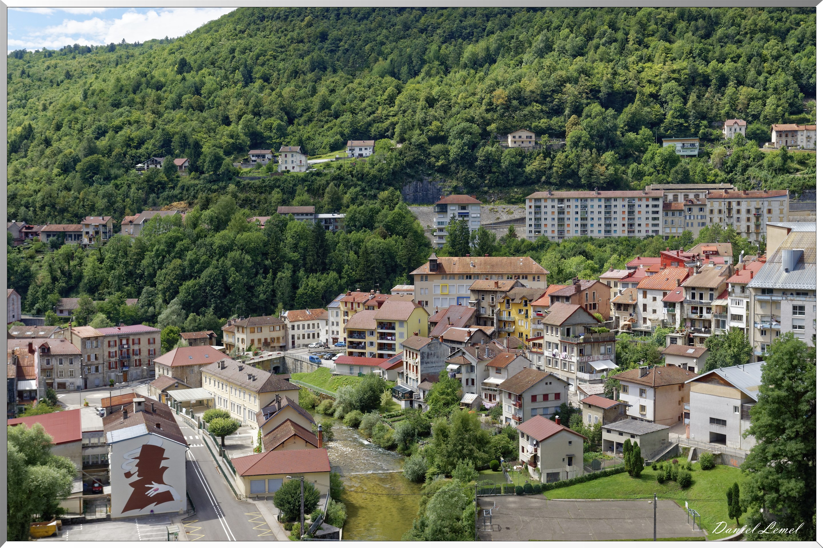 Maisons à flanc de montagne