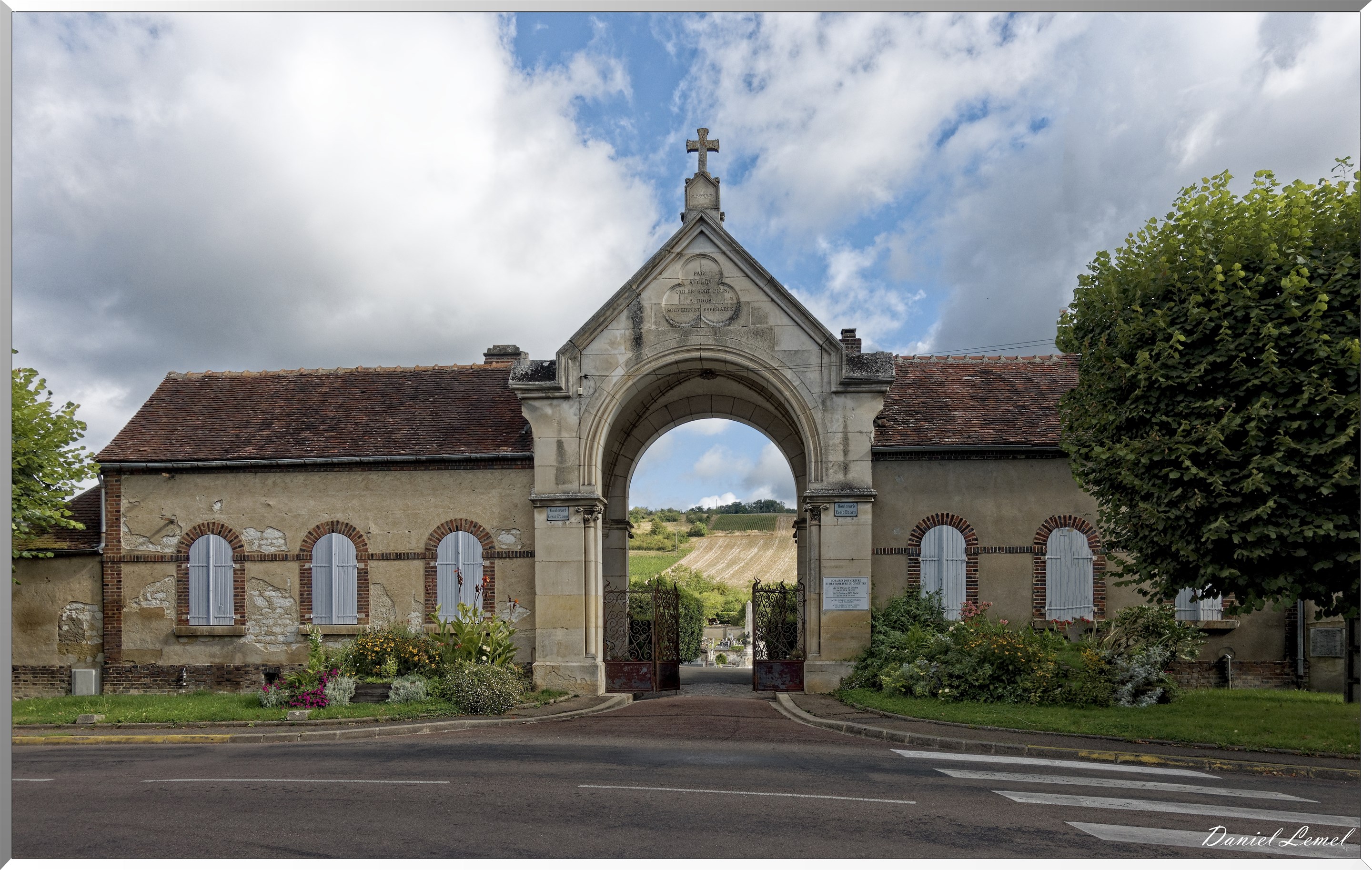 Entrée du cimetière