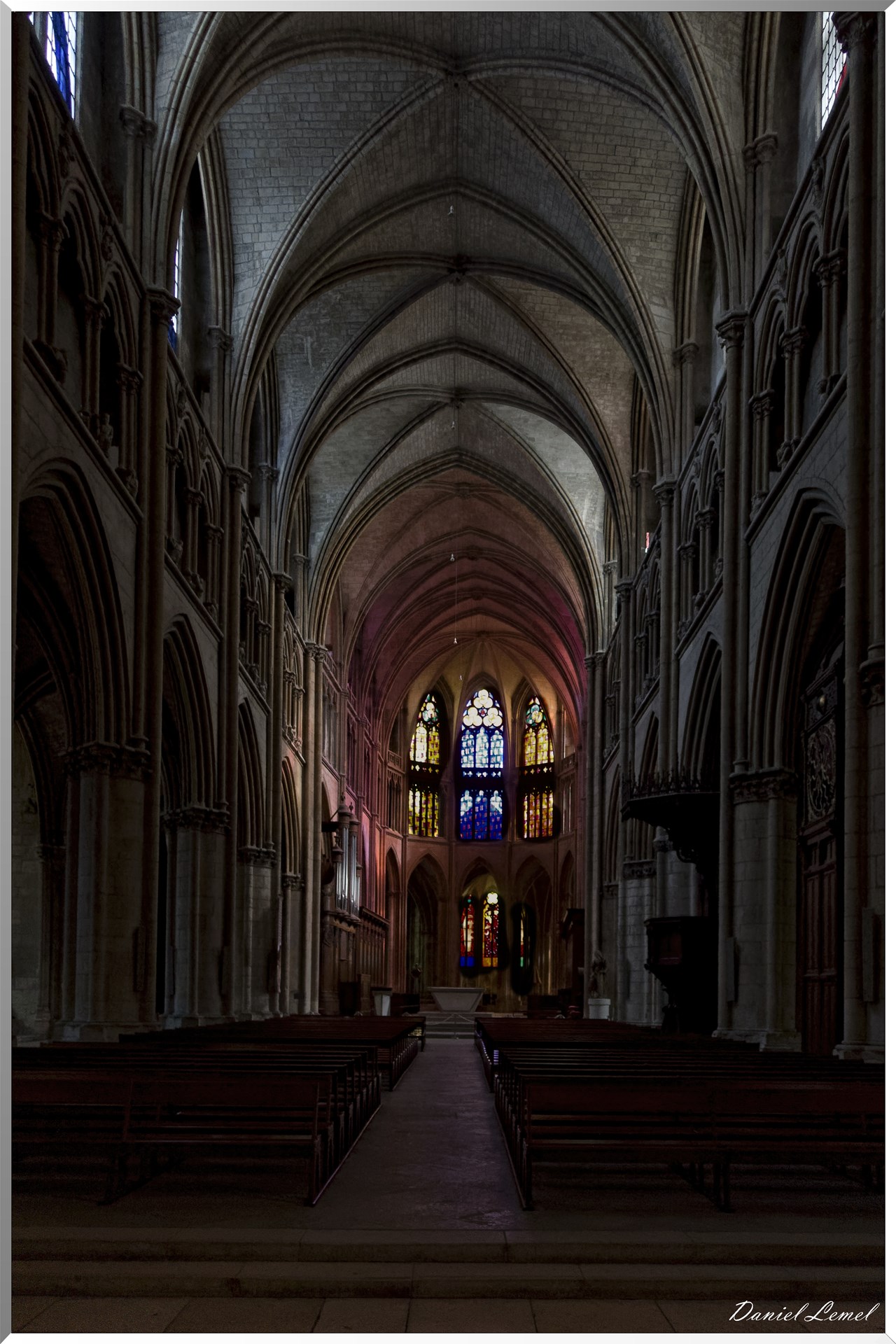 Vue intérieure de la nef