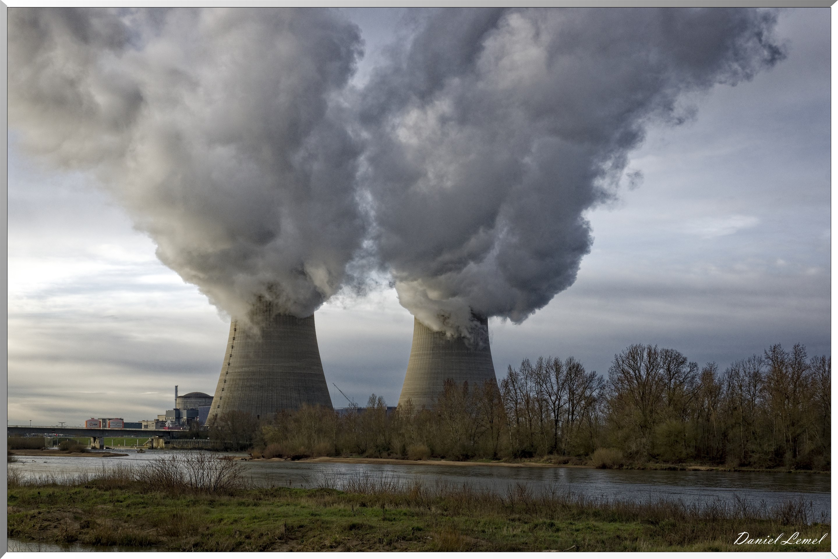 La centrale nucléaire de Belleville-sur-Loire - Tours de refroidissement