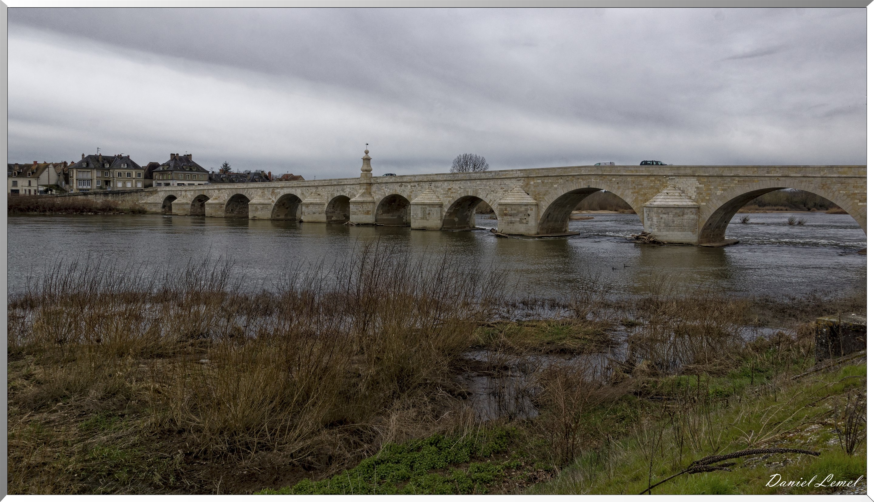 Grand pont sur la Loire
